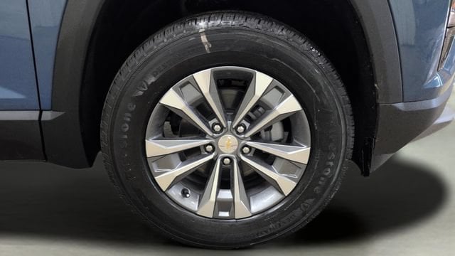2027 Chevrolet Equinox LT - Photo 27