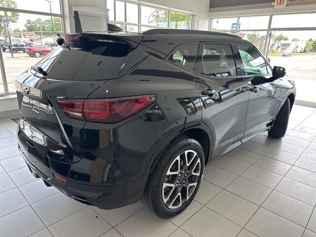 2023 Chevrolet Blazer RS photo 3