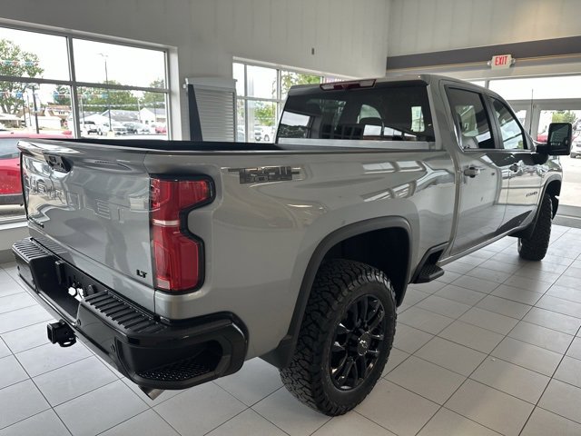 2025 Chevrolet Silverado 2500HD LT photo 4