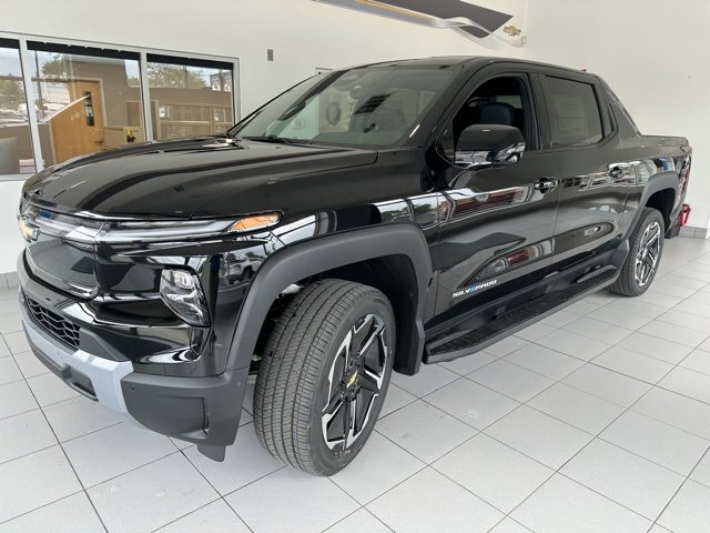 2026 Chevrolet Silverado EV LT photo 3