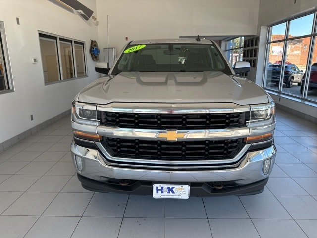 Used 2017 Chevrolet Silverado 1500 LT with VIN 1GCVKREC1HZ306672 for sale in Continental, OH