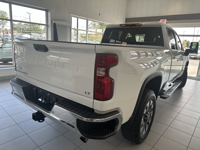 2026 Chevrolet Silverado 2500HD LT photo 3
