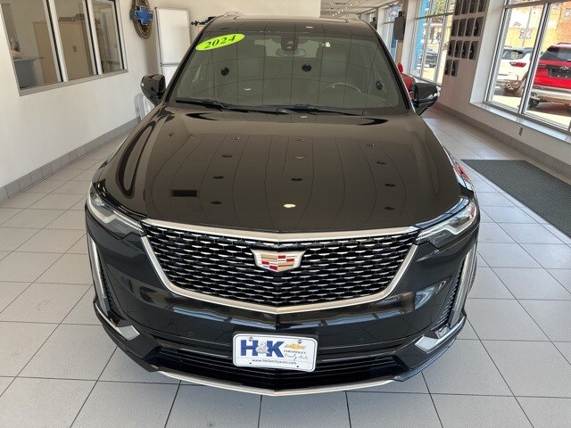 2024 Cadillac XT6 Luxury photo 2