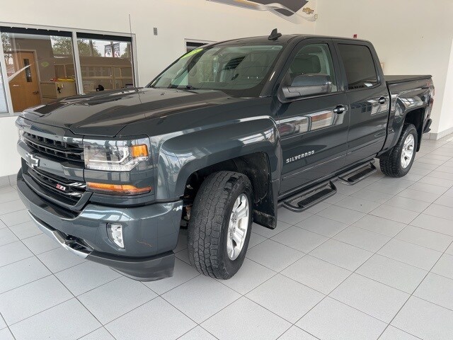 2018 Chevrolet Silverado 1500 LT photo 3
