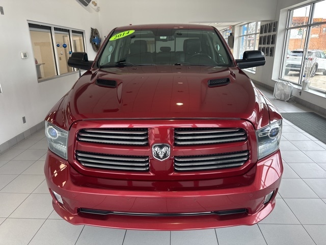 2014 Ram 1500 Sport photo 2