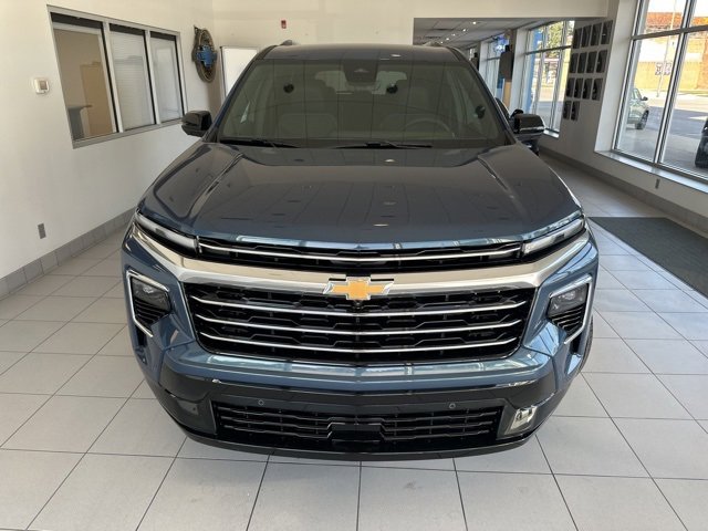 2026 Chevrolet Traverse High Country photo 2