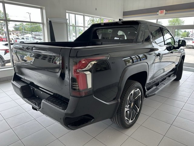2026 Chevrolet Silverado EV LT photo 4