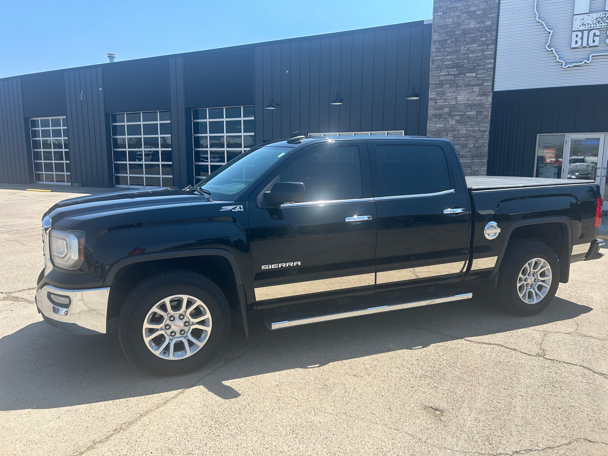 2016 GMC Sierra 1500 SLE - Onyx Black exterior view 2