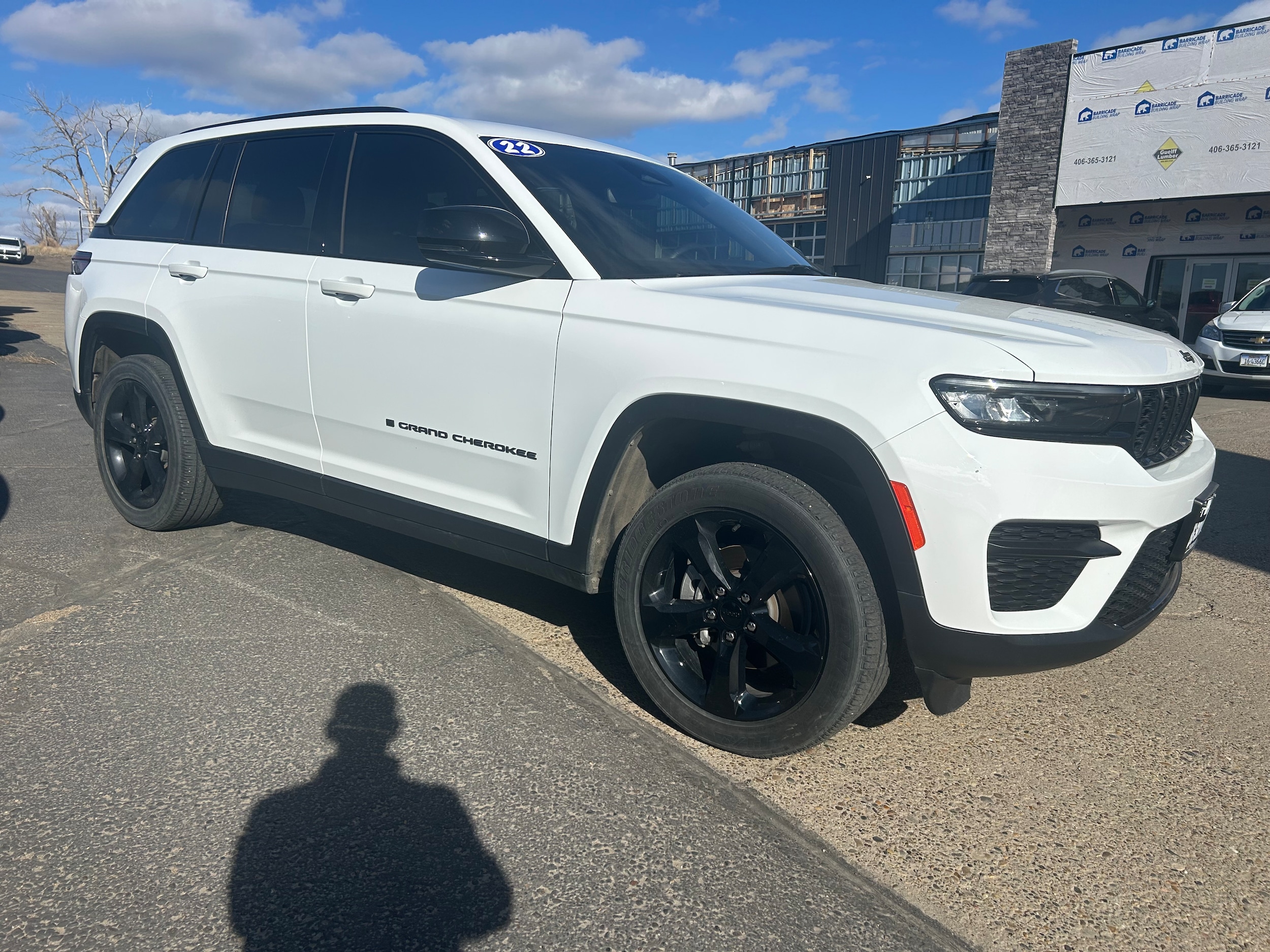2022 Jeep Grand Cherokee Altitude - Bright White Clearcoat exterior view 5