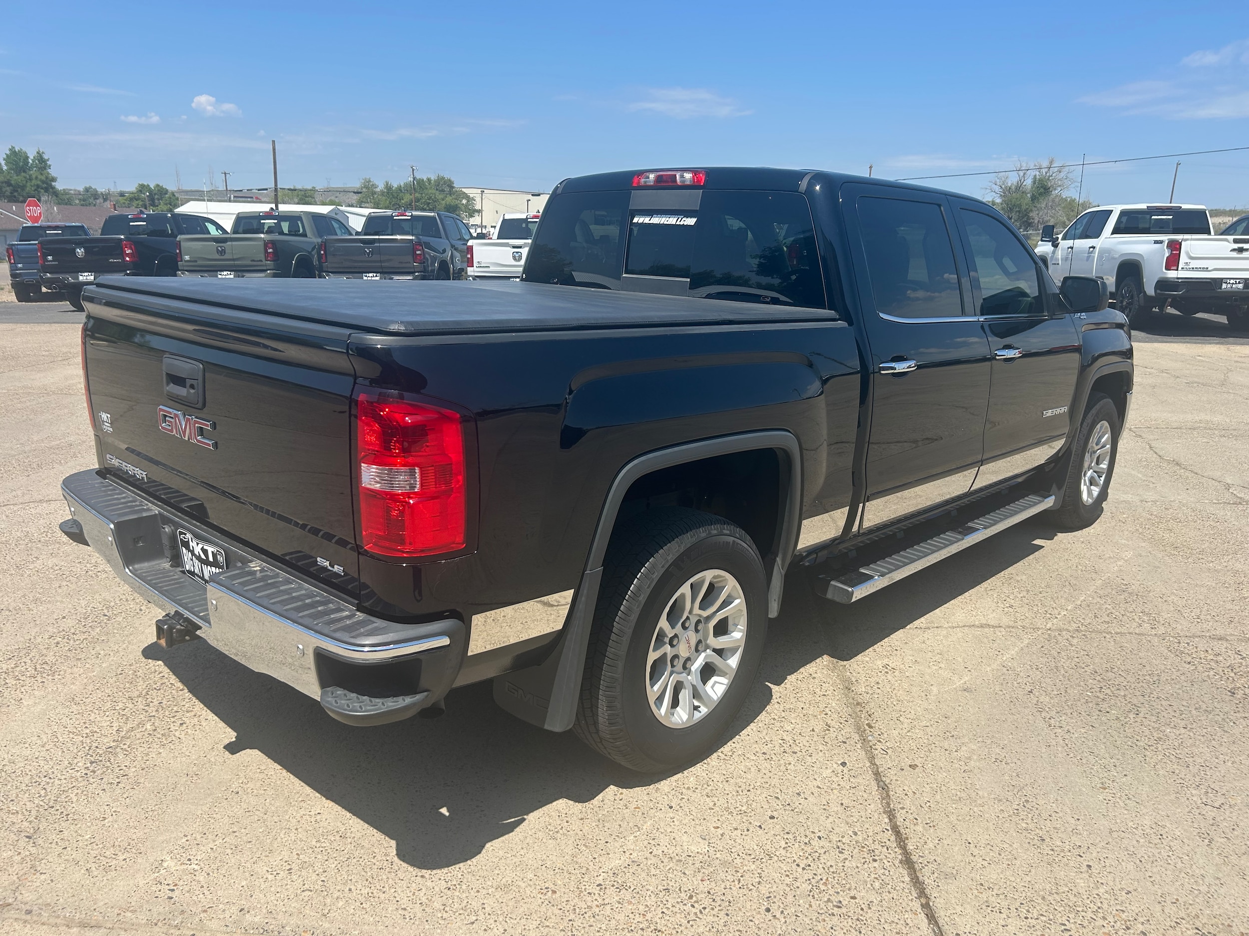 2016 GMC Sierra 1500 SLE - Onyx Black exterior view 6