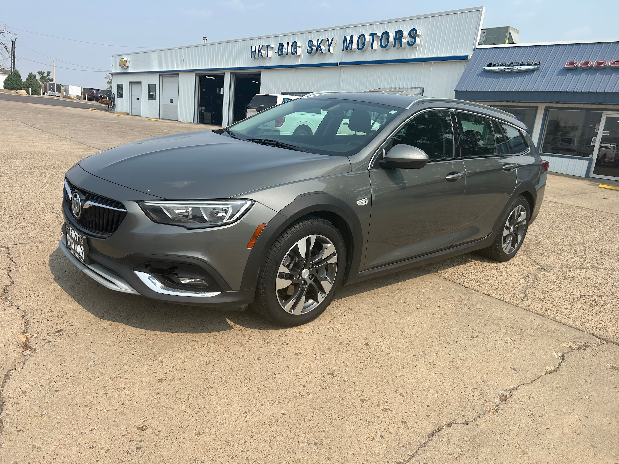 Used 2018 Buick Regal TourX Preferred with VIN W04GU8SXXJ1120051 for sale in Glendive, MT