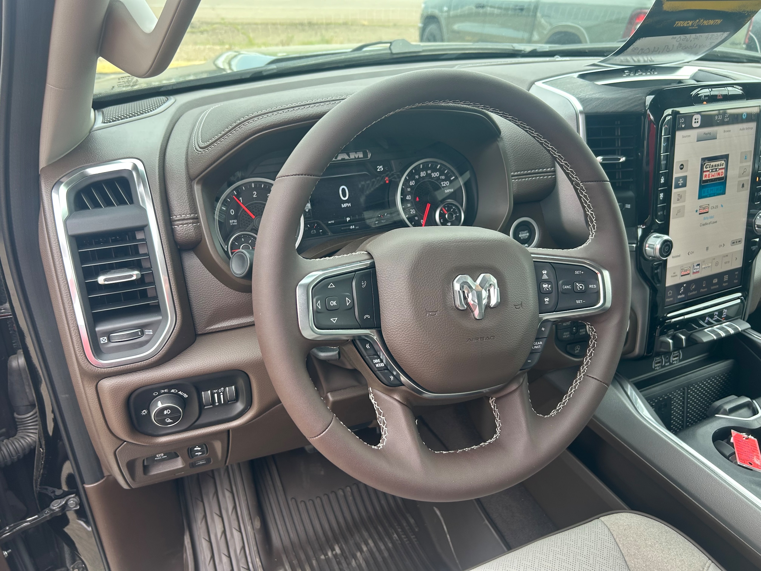2026 Ram 1500 LARAMIE CREW CAB 4X4 5'7 BOX - Diamond Black Crystal Pearl-Coat  Paint exterior view 8