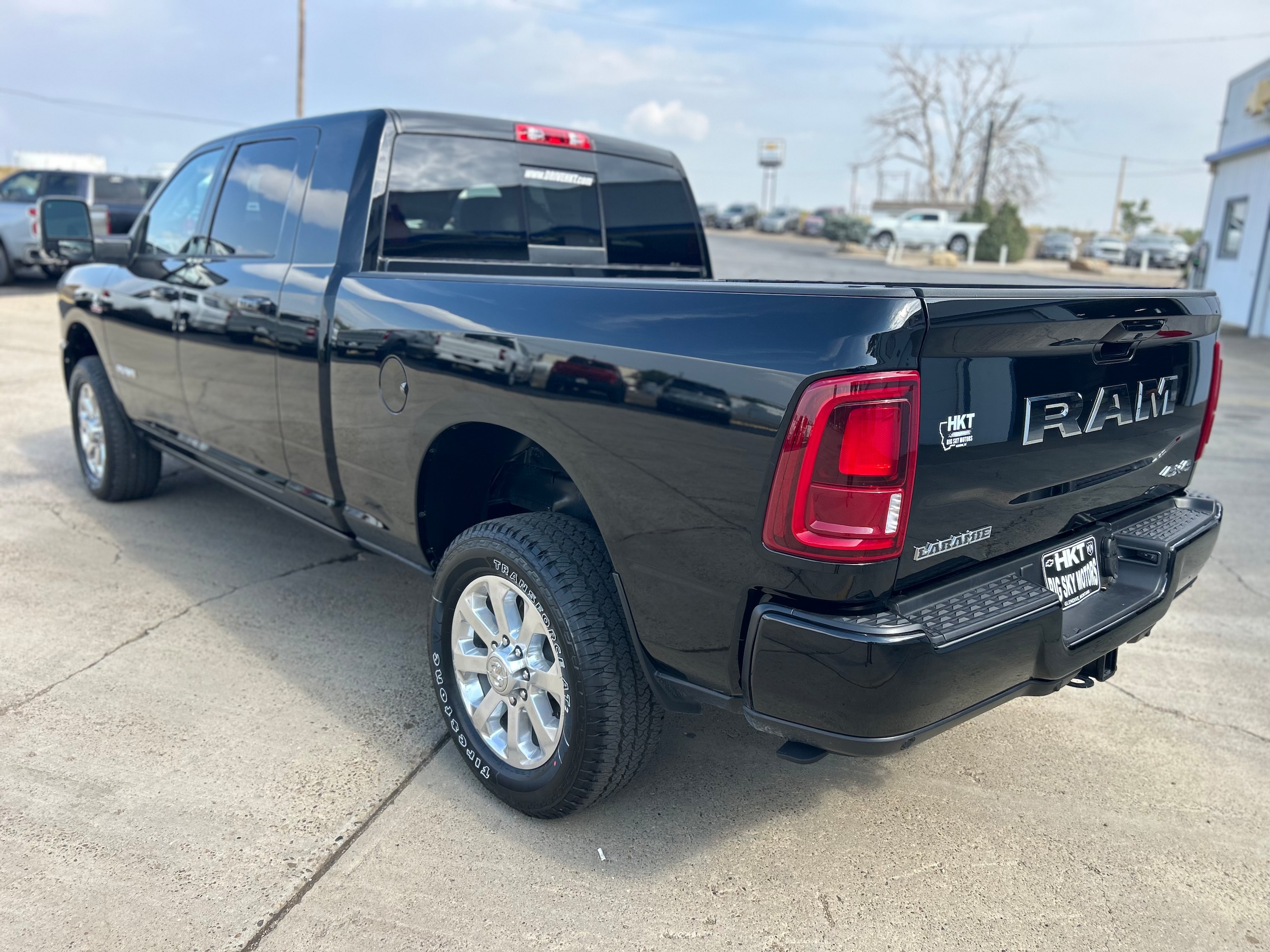 2026 Ram 2500 LARAMIE MEGA CAB 4X4 6'4 BOX - Diamond Black Crystal Pearl-Coat  Paint exterior view 6