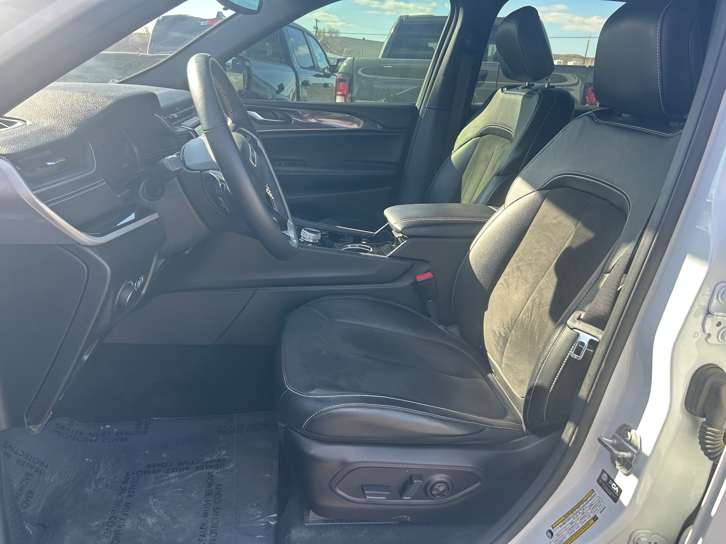 2022 Jeep Grand Cherokee Altitude - Bright White Clearcoat exterior view 6