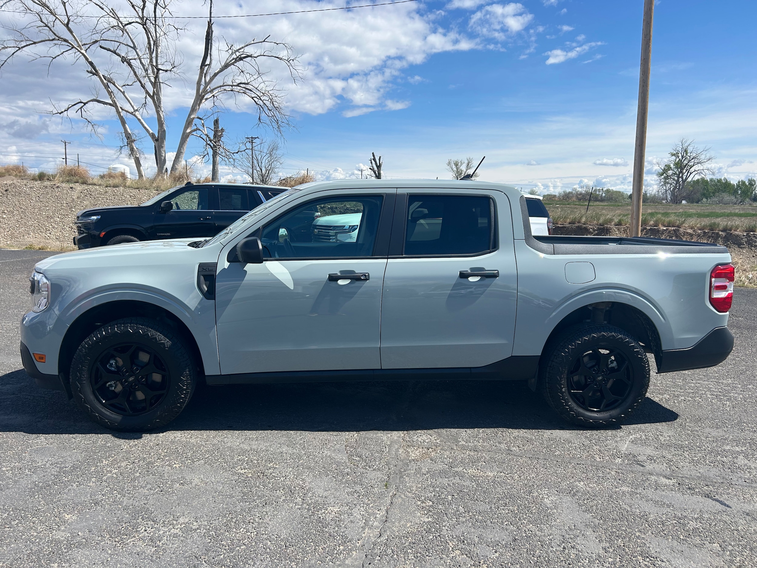 2024 Ford Maverick XL - Green exterior view 2