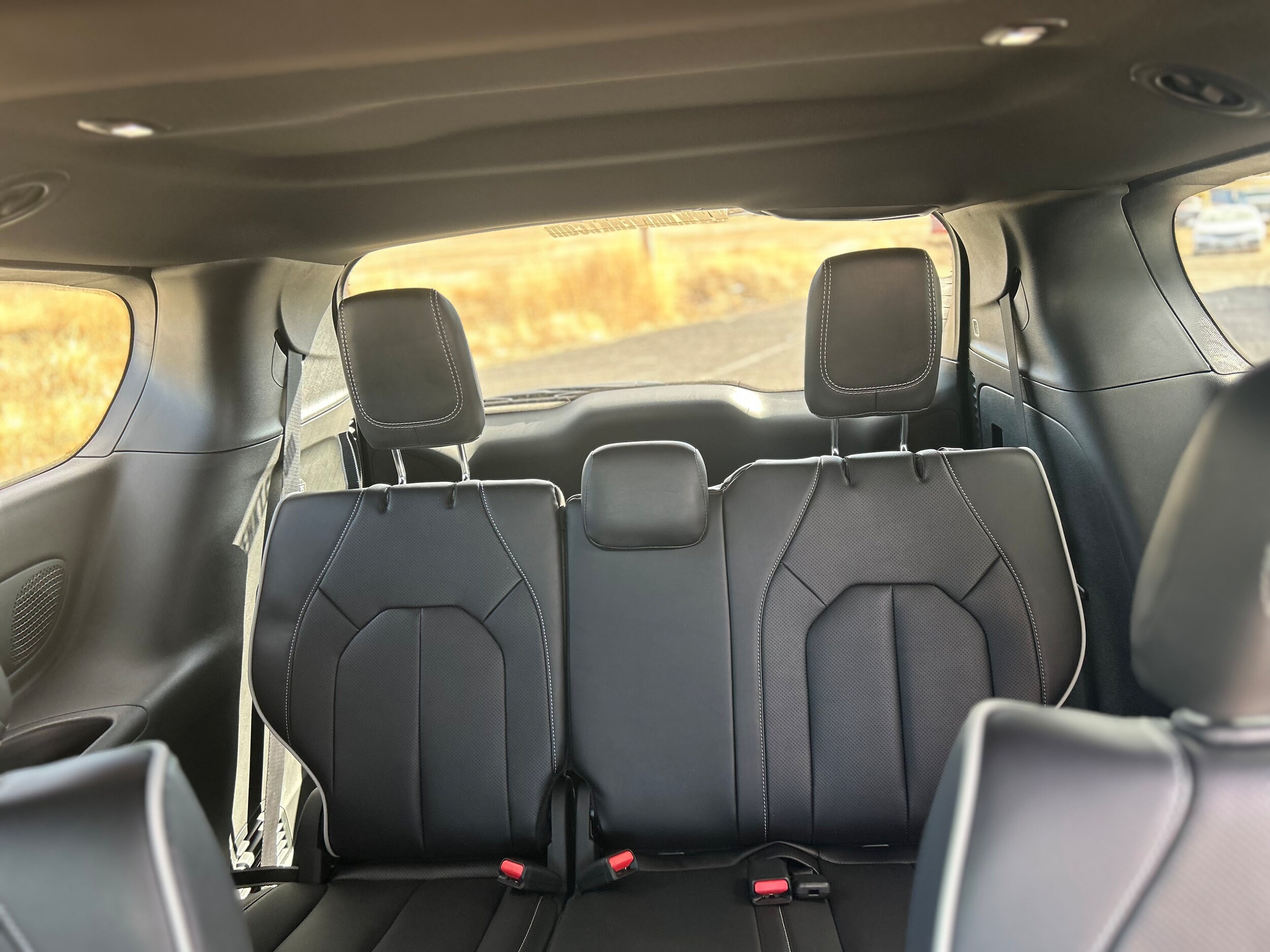 2026 Chrysler Pacifica LIMITED AWD - Bright White Clear-Coat Paint exterior view 10