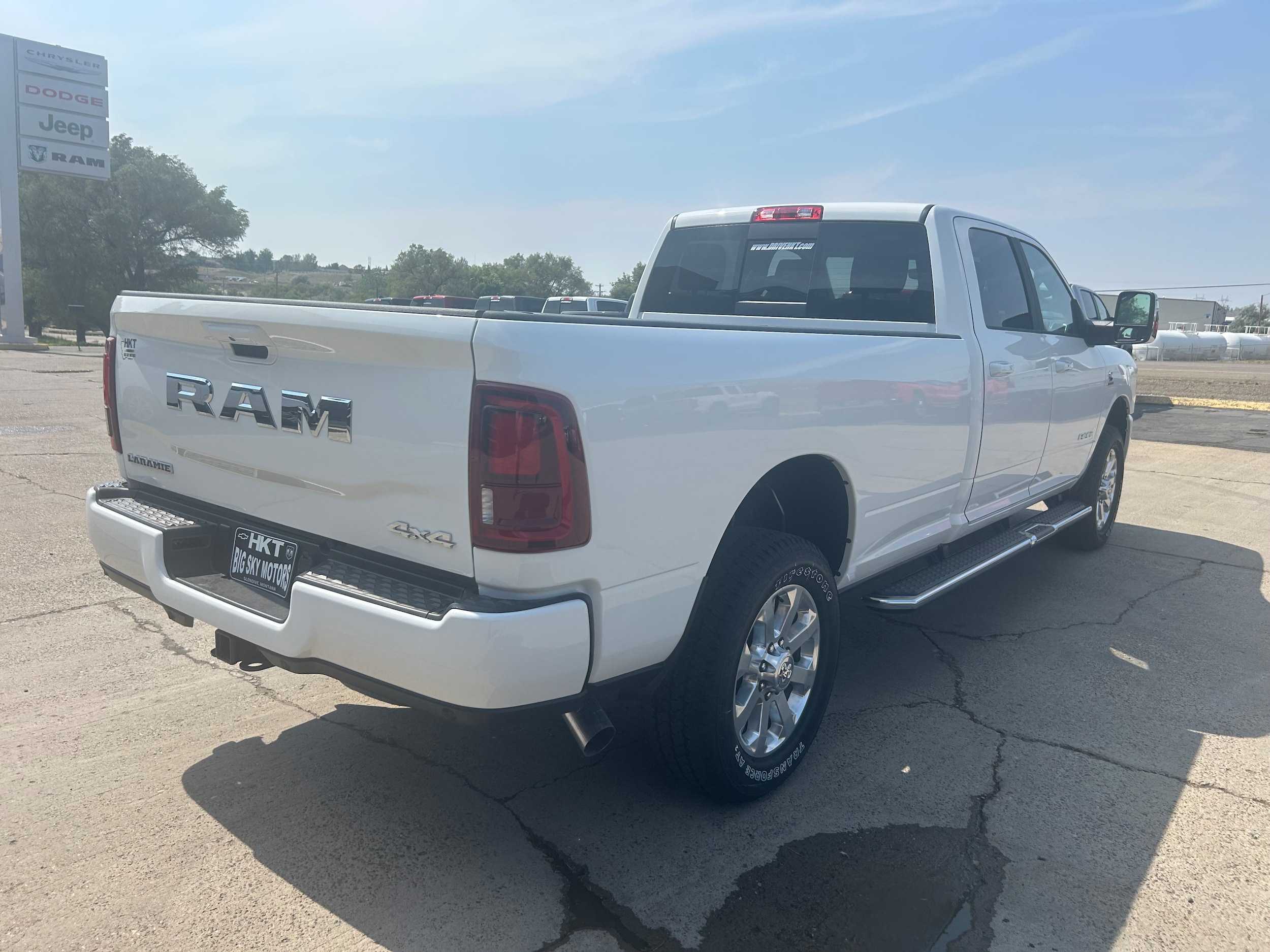 2026 Ram 3500 LARAMIE CREW CAB 4X4 8' BOX - Bright White Clear-Coat Paint exterior view 5