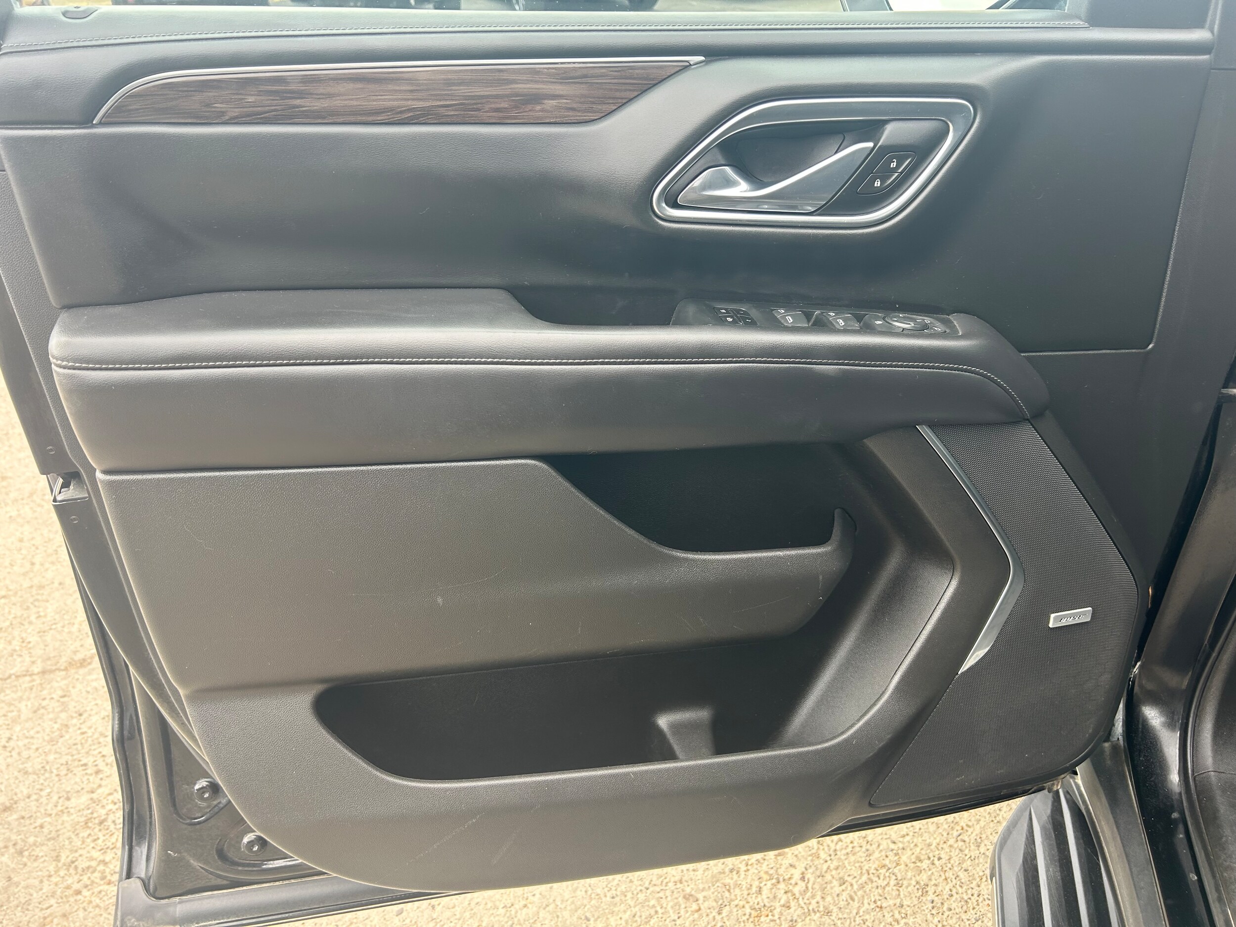 2021 Chevrolet Tahoe LT - Black exterior view 9
