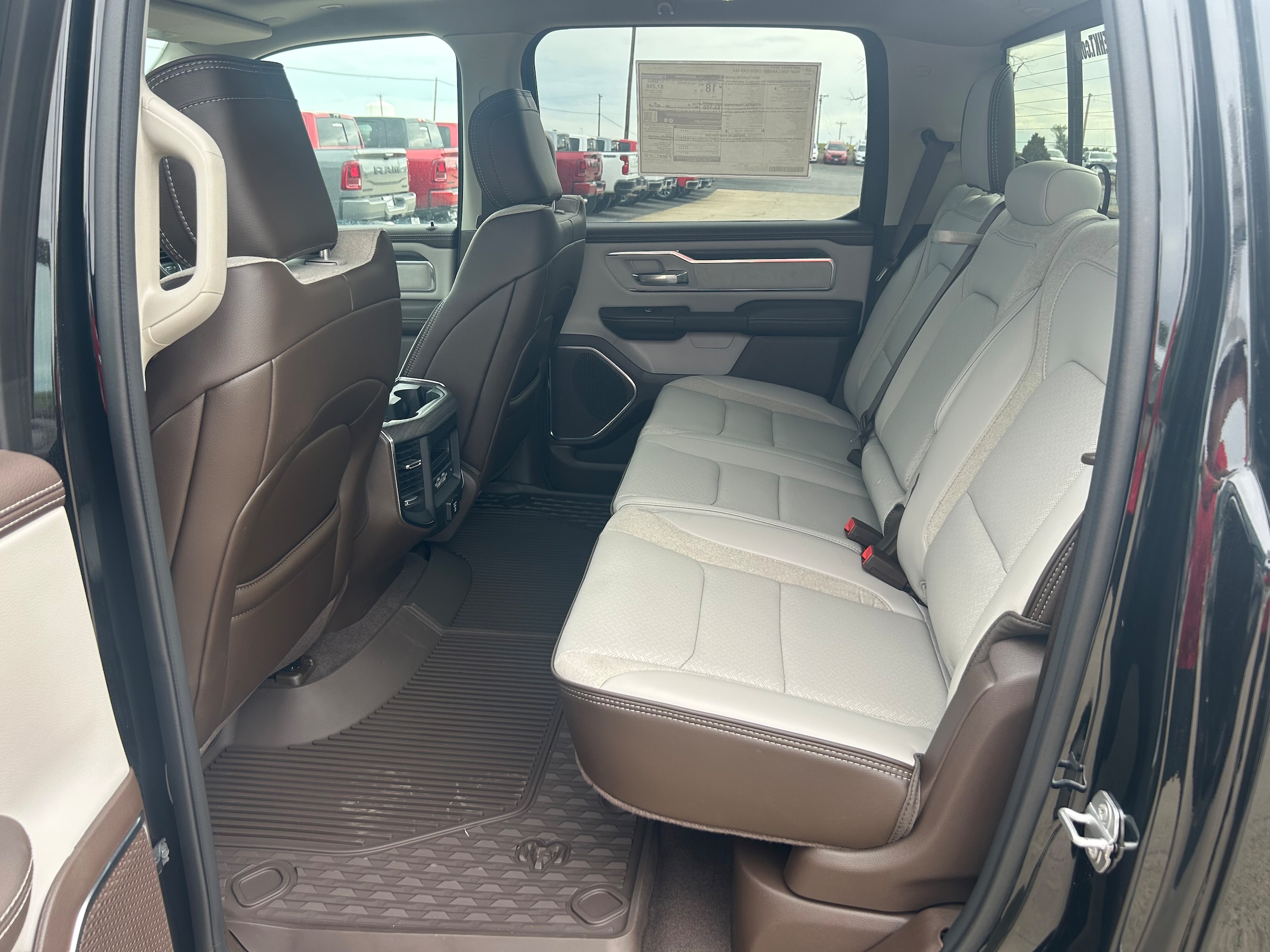 2026 Ram 1500 LARAMIE CREW CAB 4X4 5'7 BOX - Diamond Black Crystal Pearl-Coat  Paint exterior view 7
