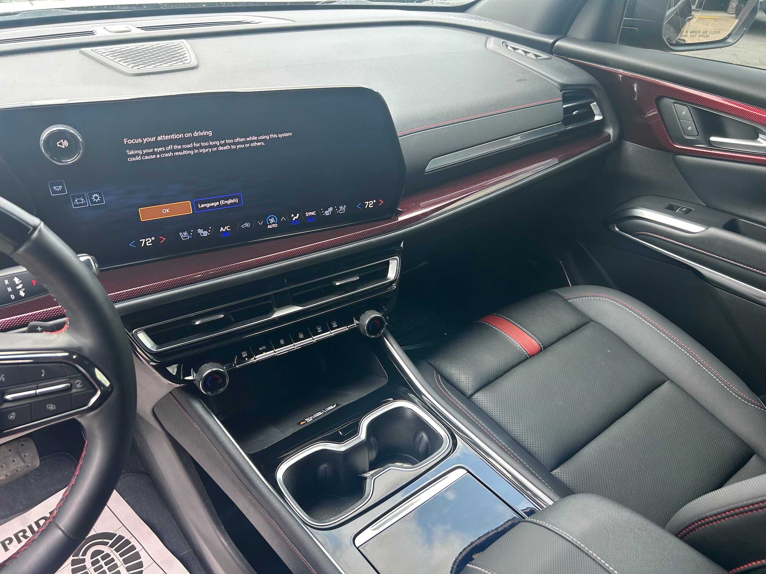 2024 Chevrolet Traverse AWD RS - Black exterior view 12