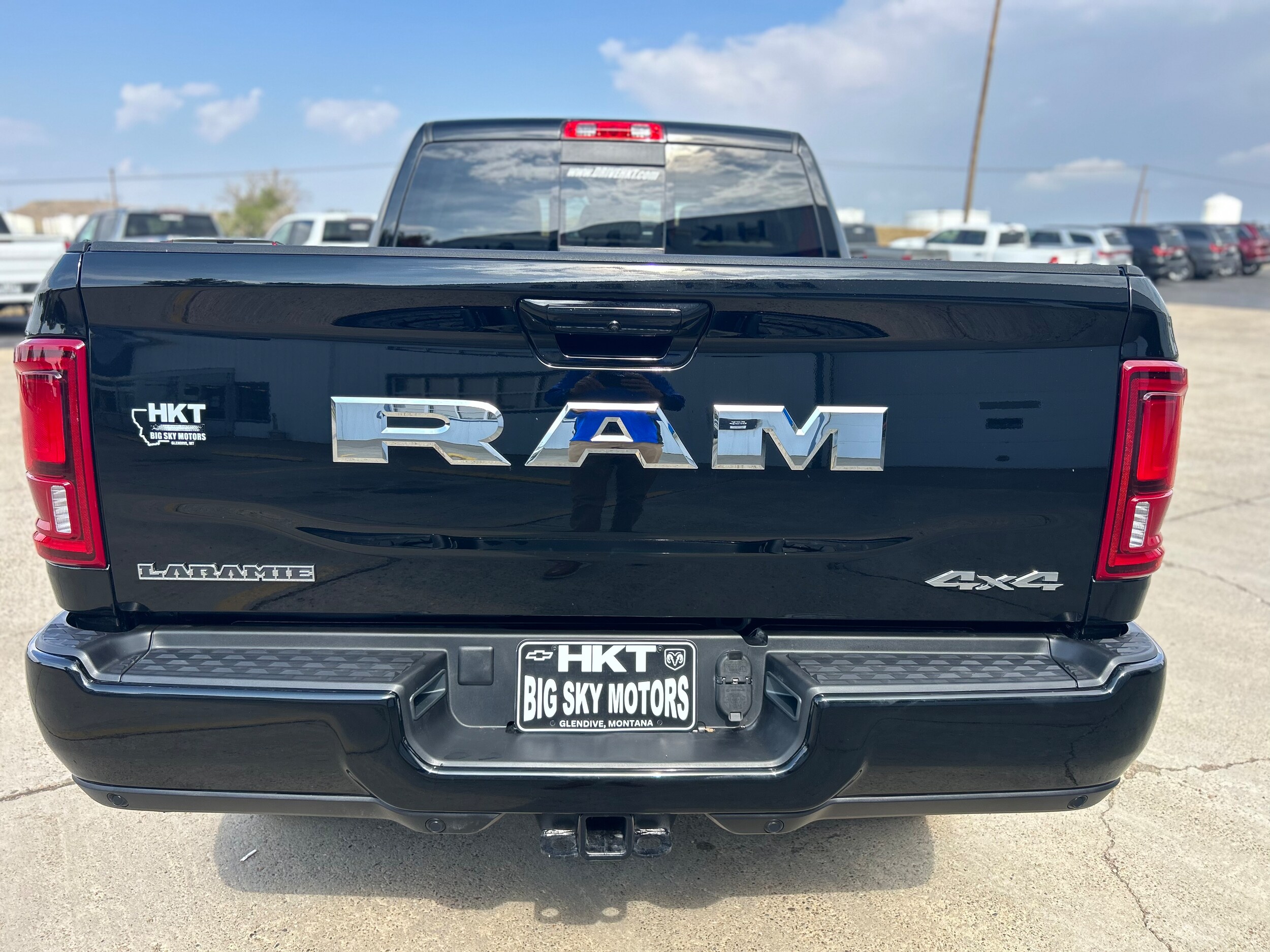 2026 Ram 2500 LARAMIE MEGA CAB 4X4 6'4 BOX - Diamond Black Crystal Pearl-Coat  Paint exterior view 5