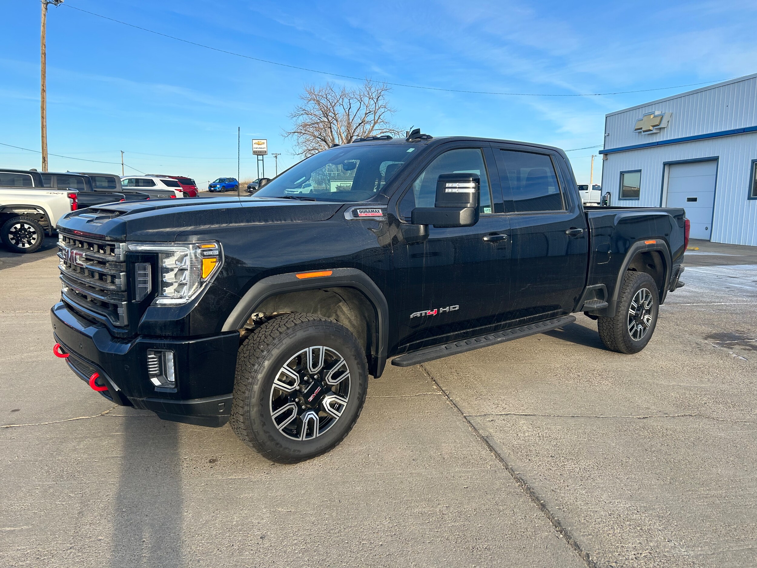 Used 2022 GMC Sierra 3500HD AT4 with VIN 1GT49VEYXNF318361 for sale in Glendive, MT