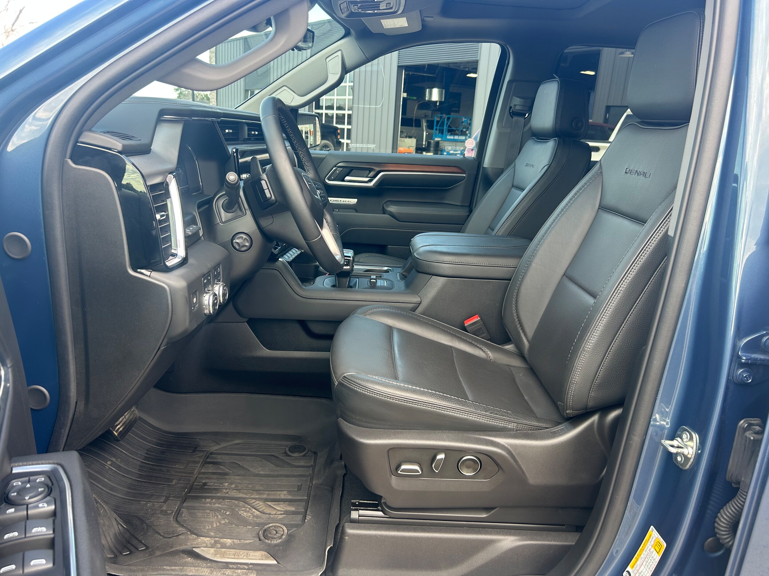 2025 GMC Sierra 1500 Denali - Blue exterior view 12