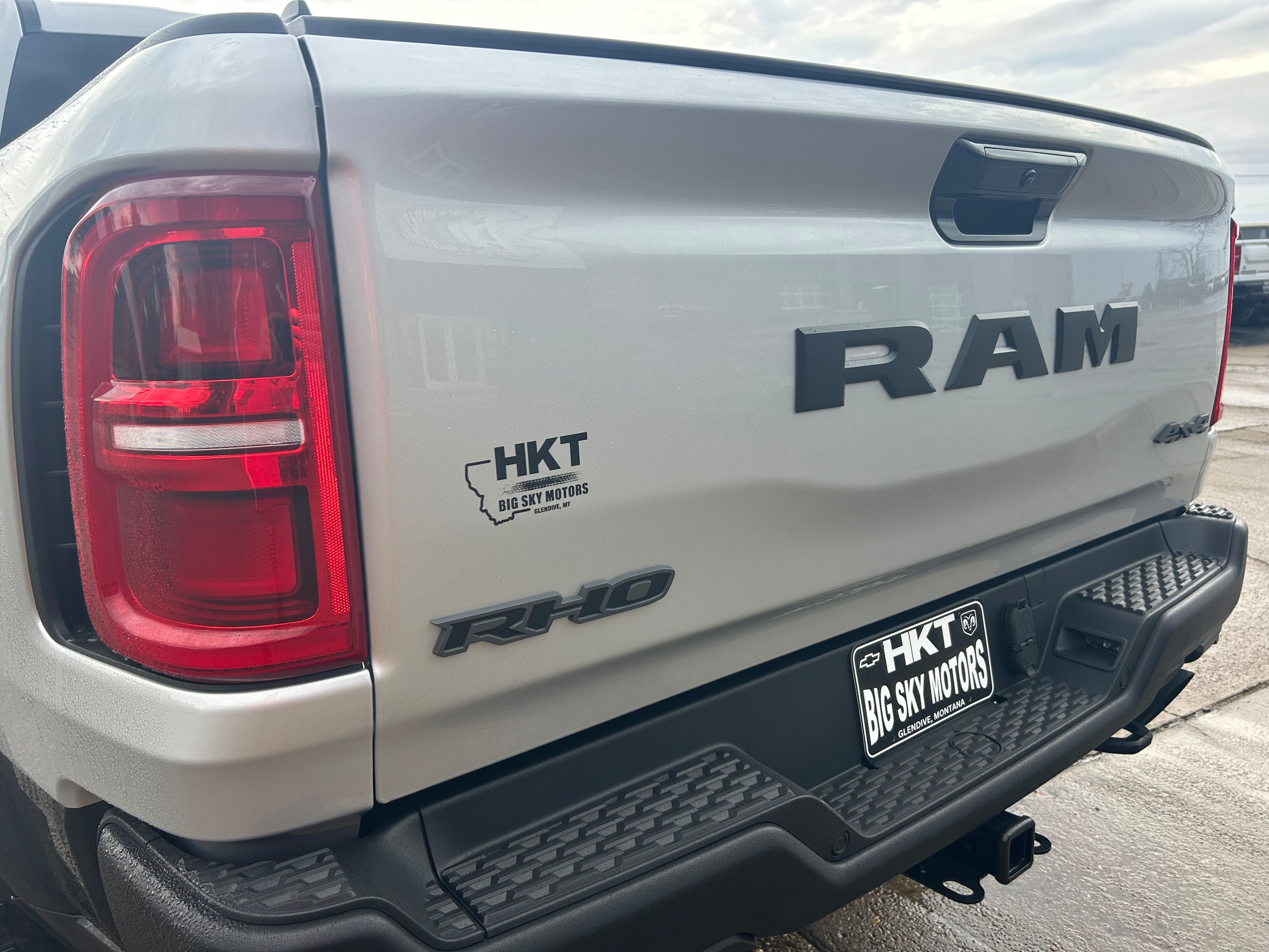 2026 Ram 1500 RHO CREW CAB 4X4 5'7 BOX - Silver Zynith Paint exterior view 6