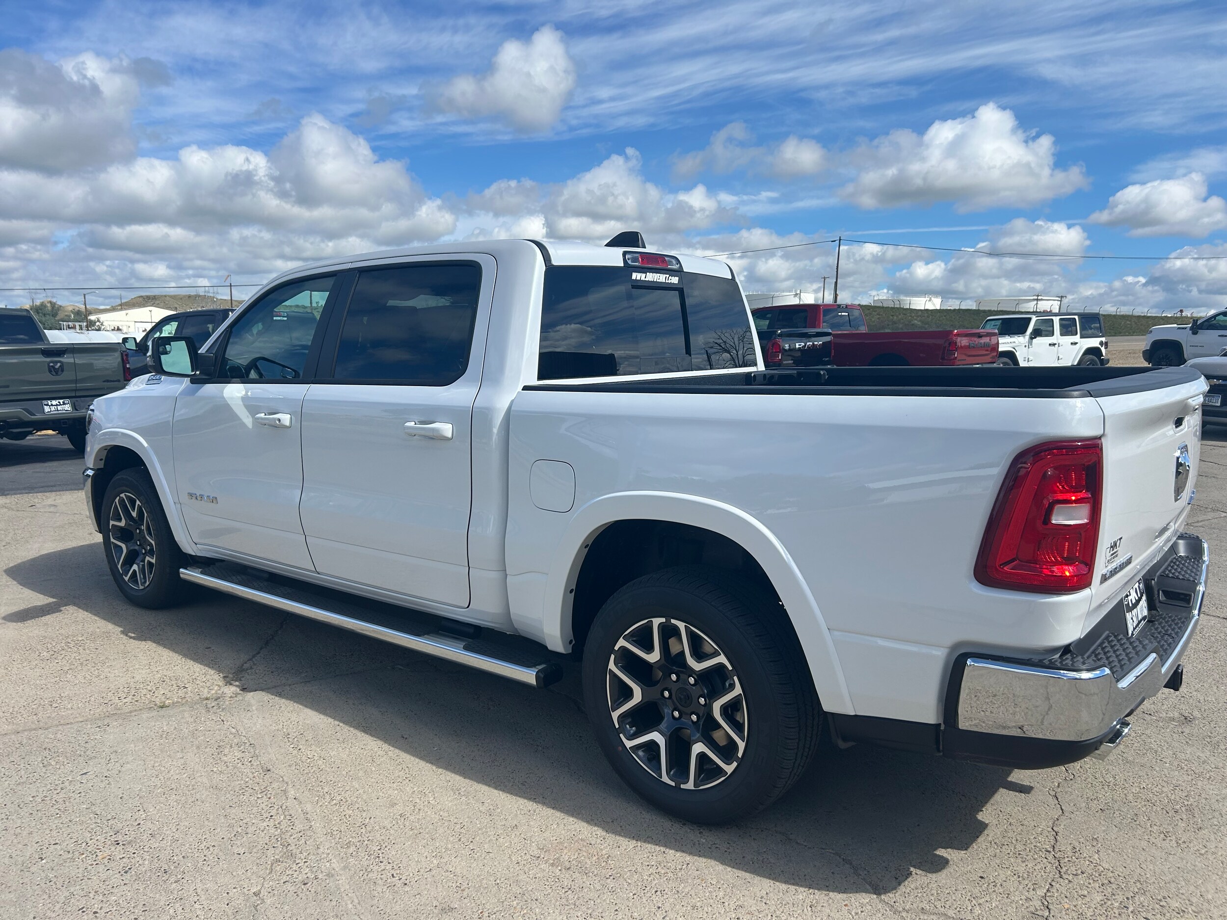 2026 Ram 1500 LARAMIE CREW CAB 4X4 5'7 BOX - Ivory White Tri-Coat Pearl-Coat  Paint exterior view 3