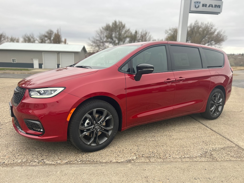 New 2026 Chrysler Pacifica SELECT Passenger Van