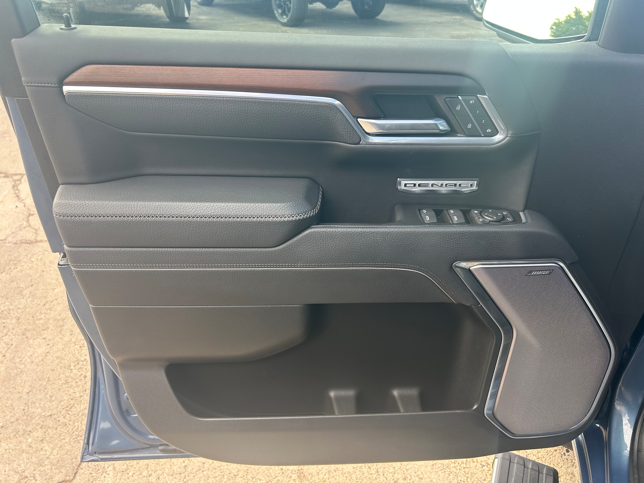 2025 GMC Sierra 1500 Denali - Blue exterior view 8