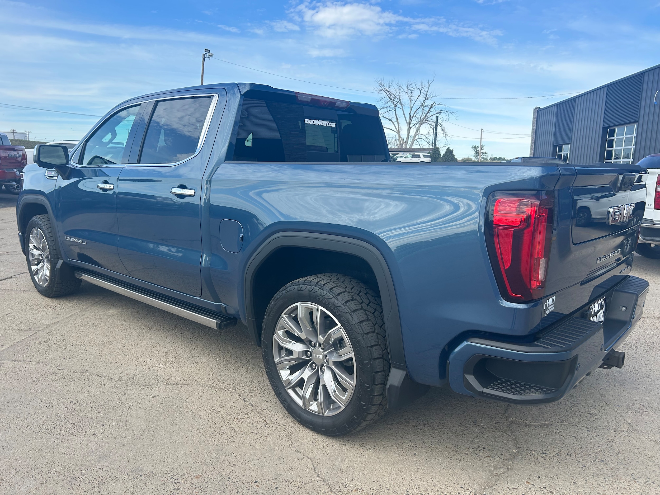 2025 GMC Sierra 1500 Denali - Blue exterior view 4