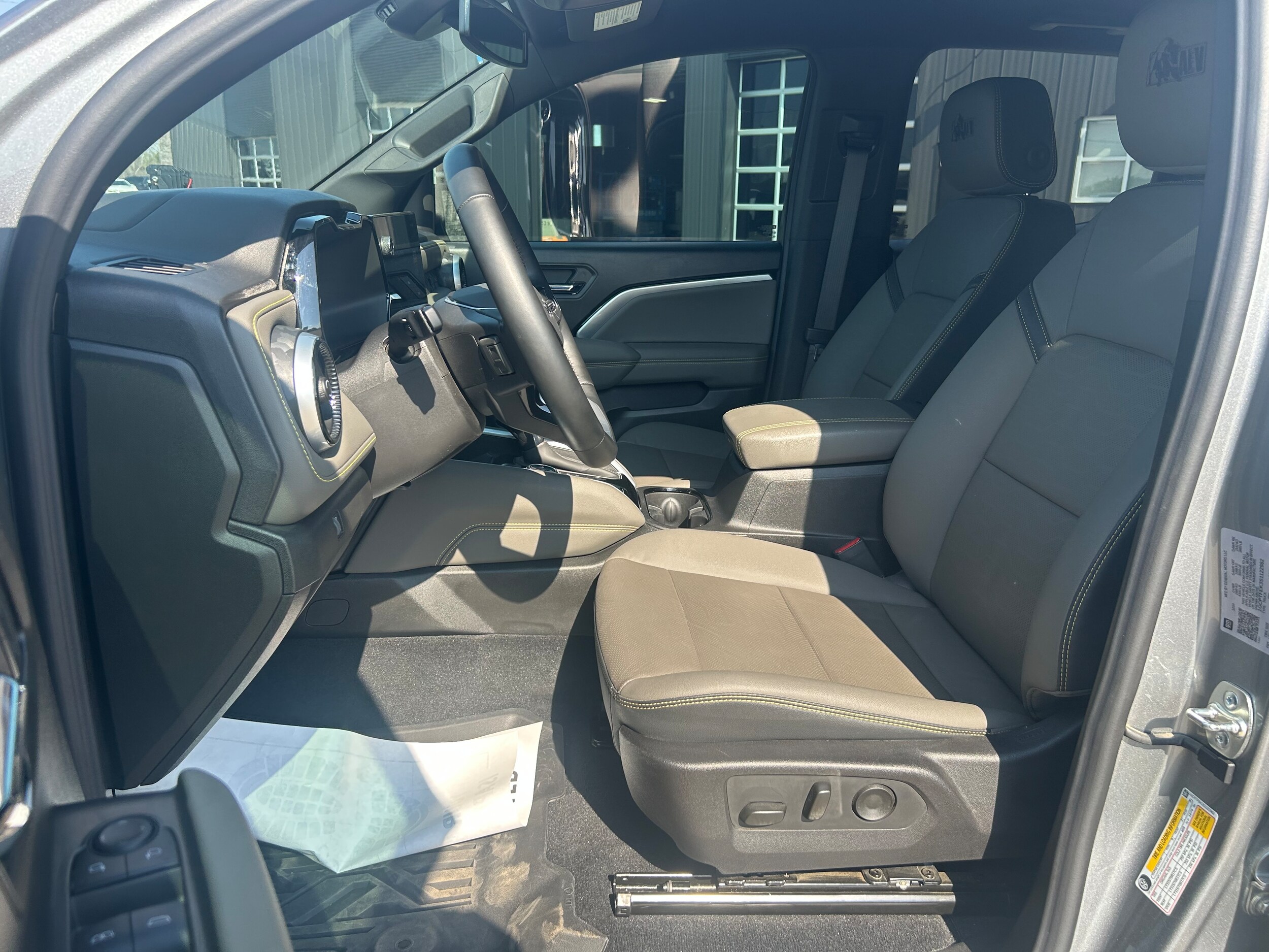 2025 Chevrolet Colorado 4WD ZR2 - Sterling Gray Metallic exterior view 7