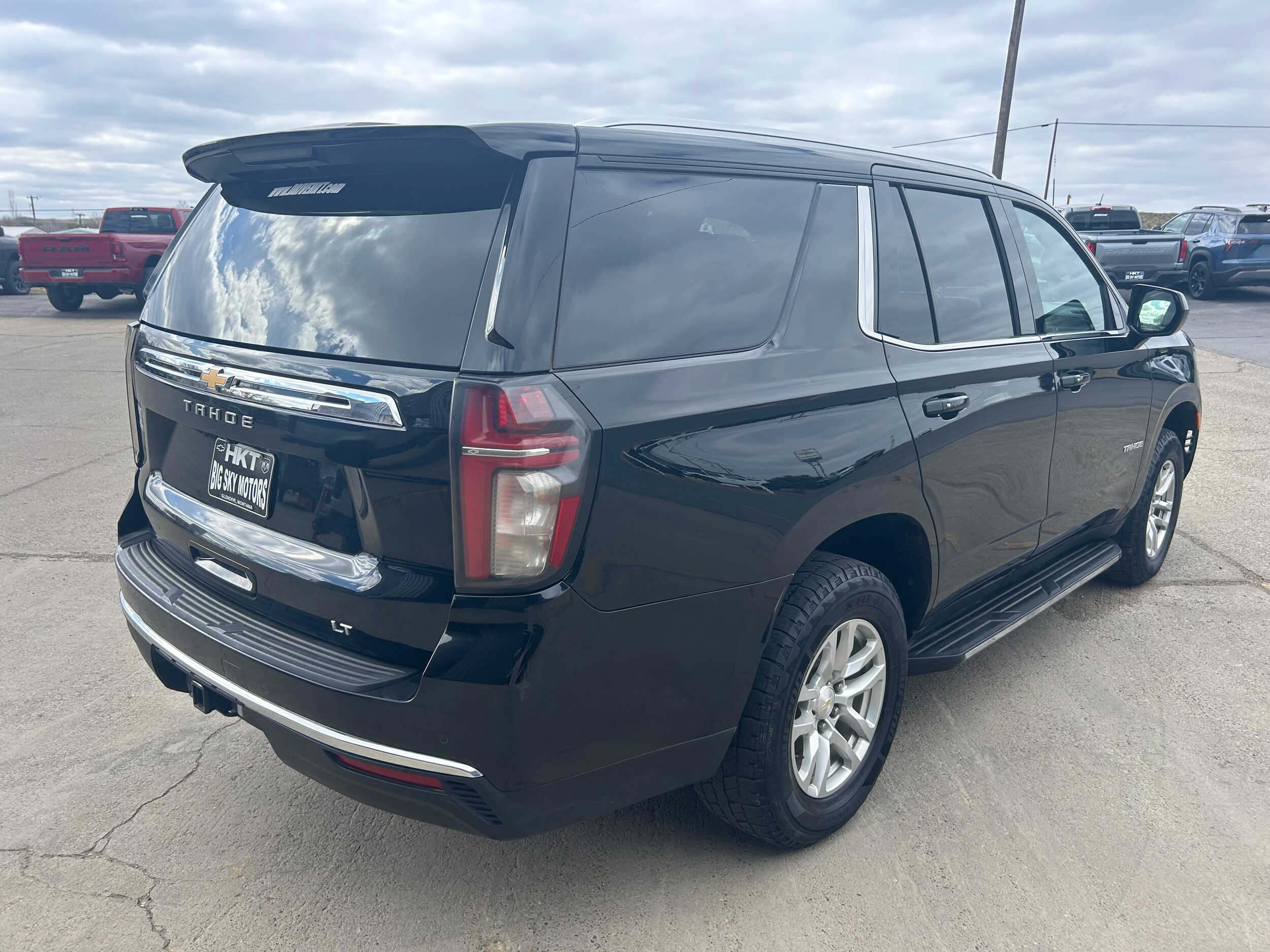 2021 Chevrolet Tahoe LT - Black exterior view 6
