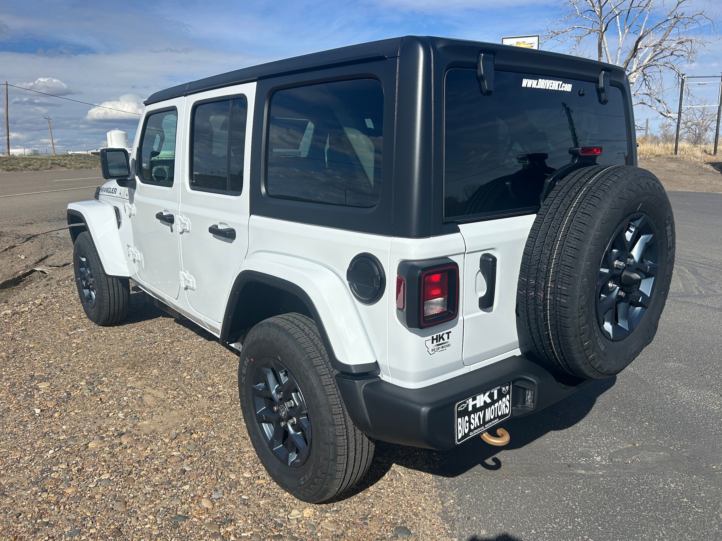 2026 Jeep Wrangler 4-DOOR 85TH ANNIVERSARY EDITION - Bright White Clear-Coat Paint exterior view 5