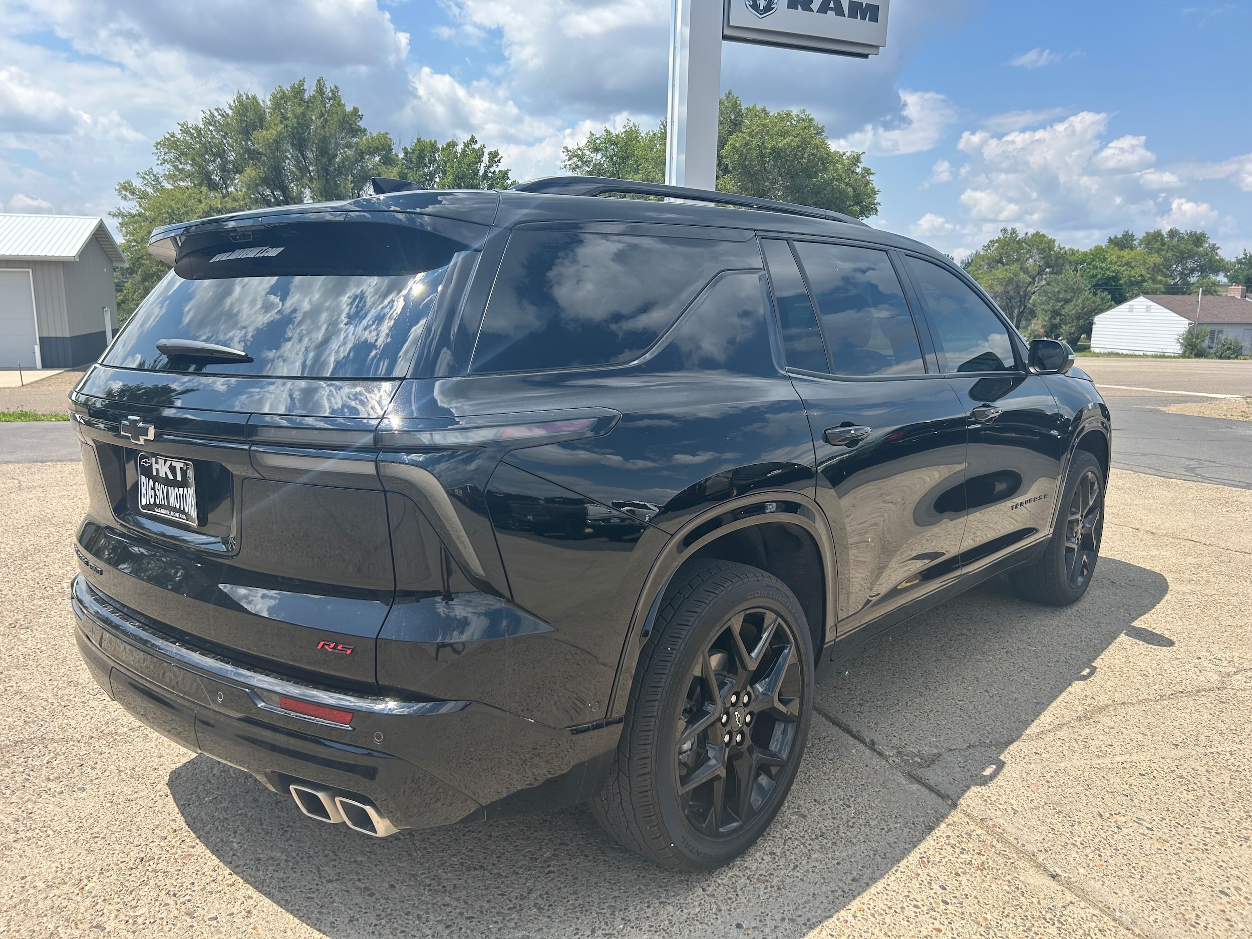 2024 Chevrolet Traverse AWD RS - Black exterior view 5