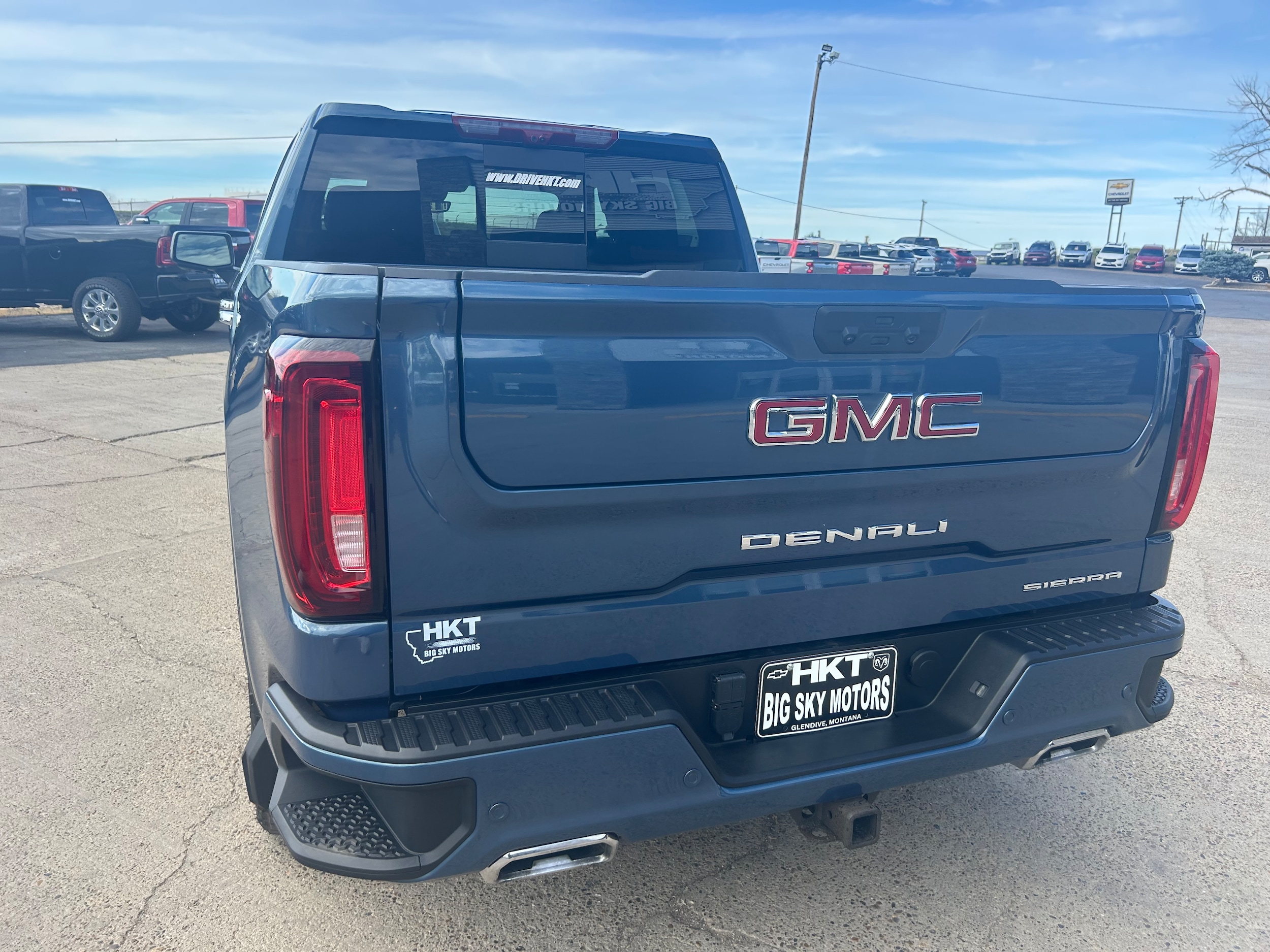 2025 GMC Sierra 1500 Denali - Blue exterior view 5