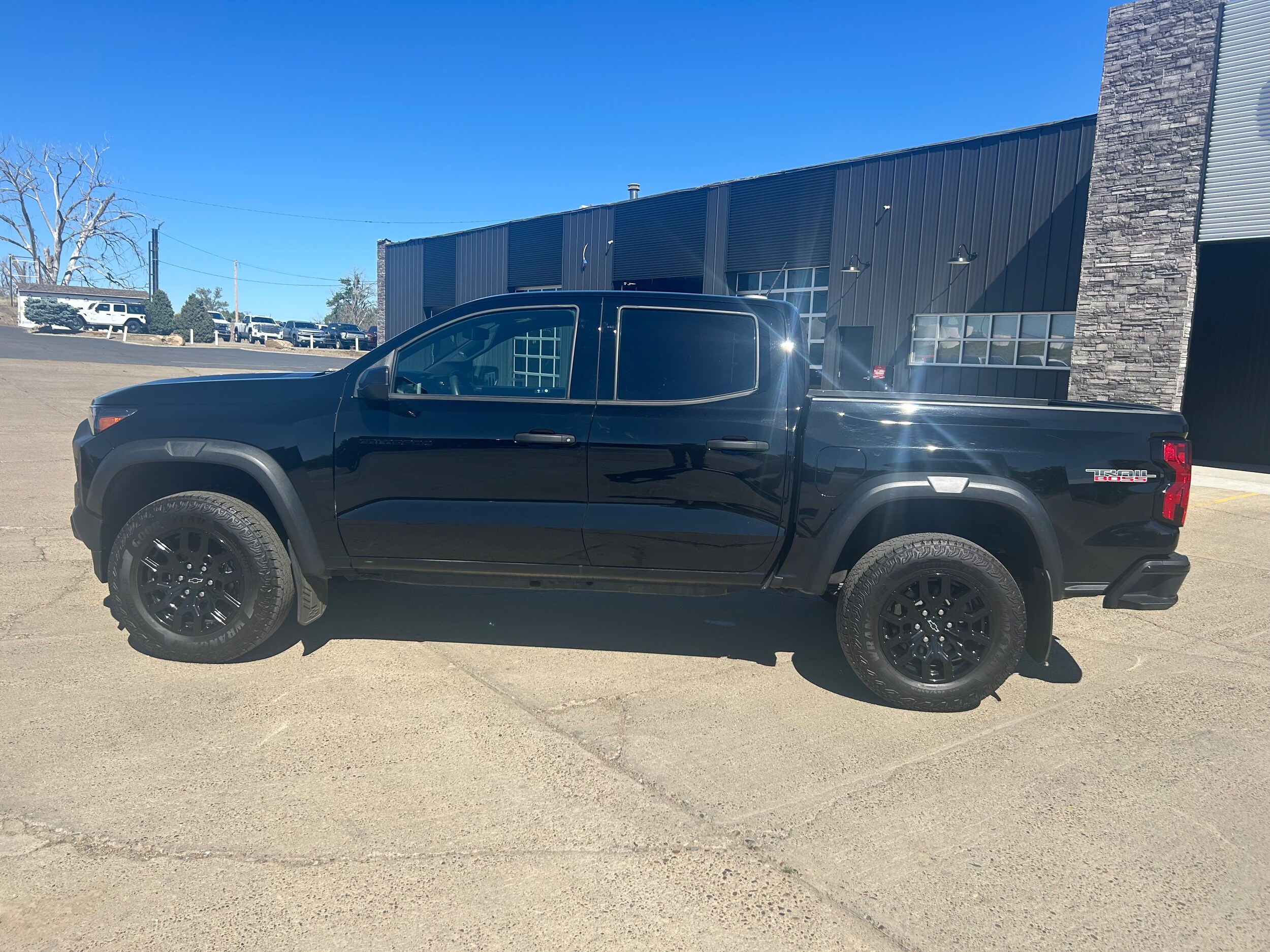 2024 Chevrolet Colorado 4WD Trail Boss - Black exterior view 3