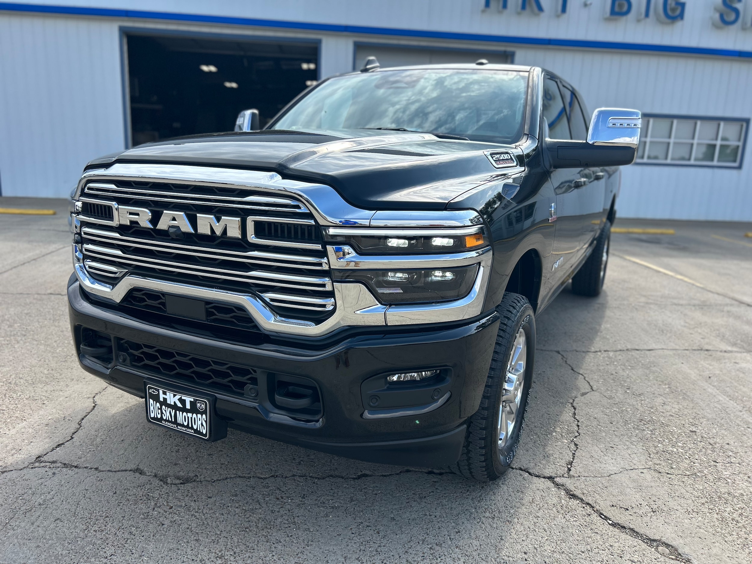 2026 Ram 2500 LARAMIE MEGA CAB 4X4 6'4 BOX - Diamond Black Crystal Pearl-Coat  Paint exterior view 3