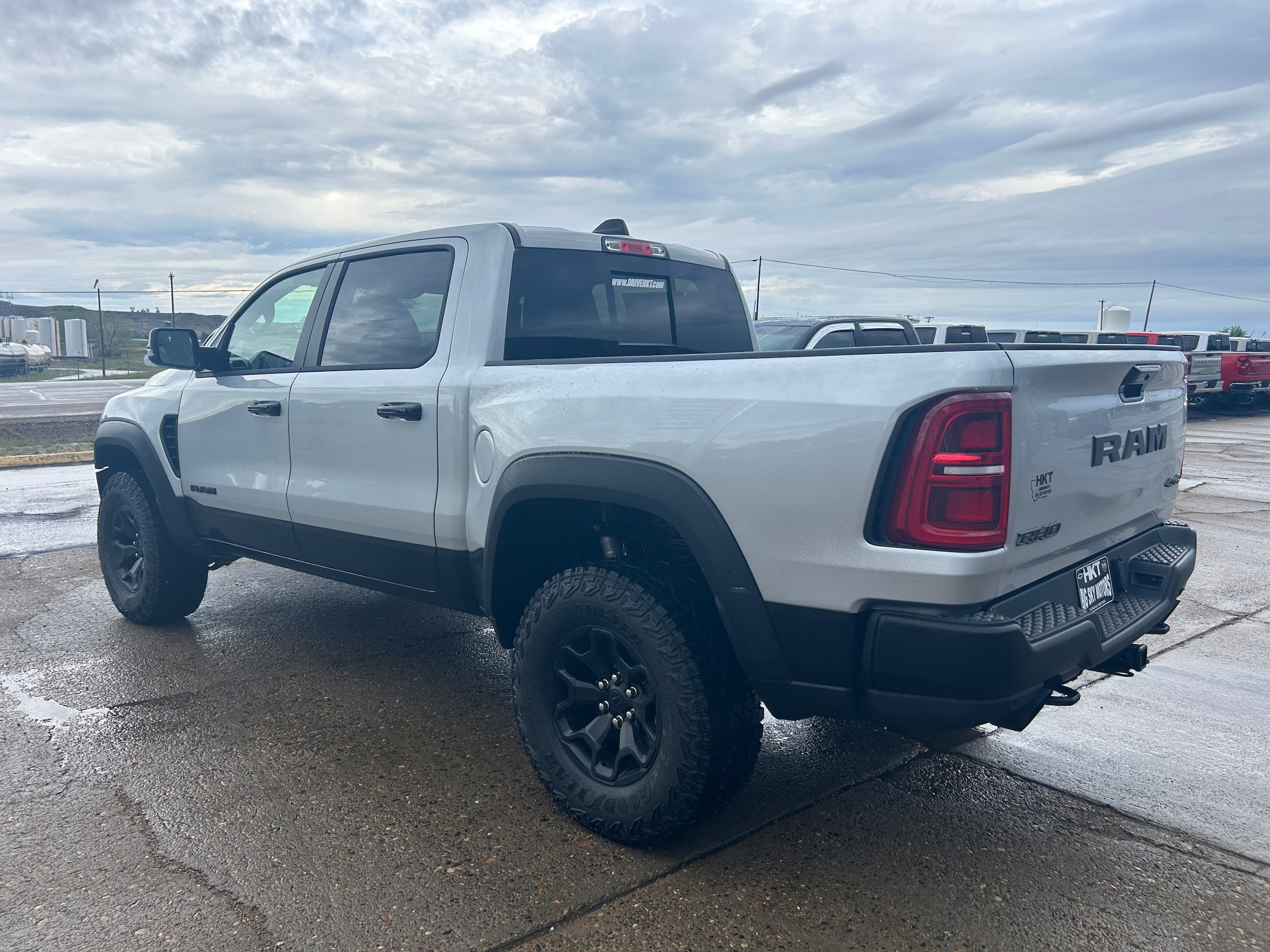 2026 Ram 1500 RHO CREW CAB 4X4 5'7 BOX - Silver Zynith Paint exterior view 4