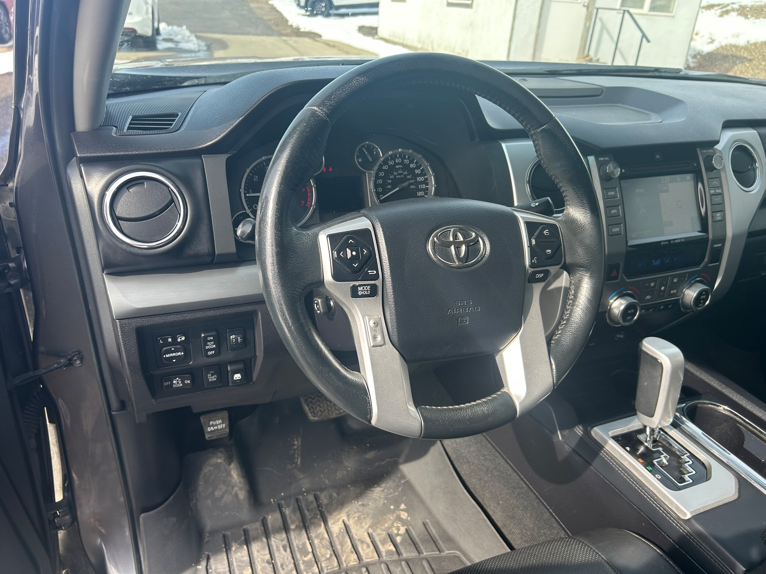 2015 Toyota Tundra 4WD Truck Platinum - Gray exterior view 10