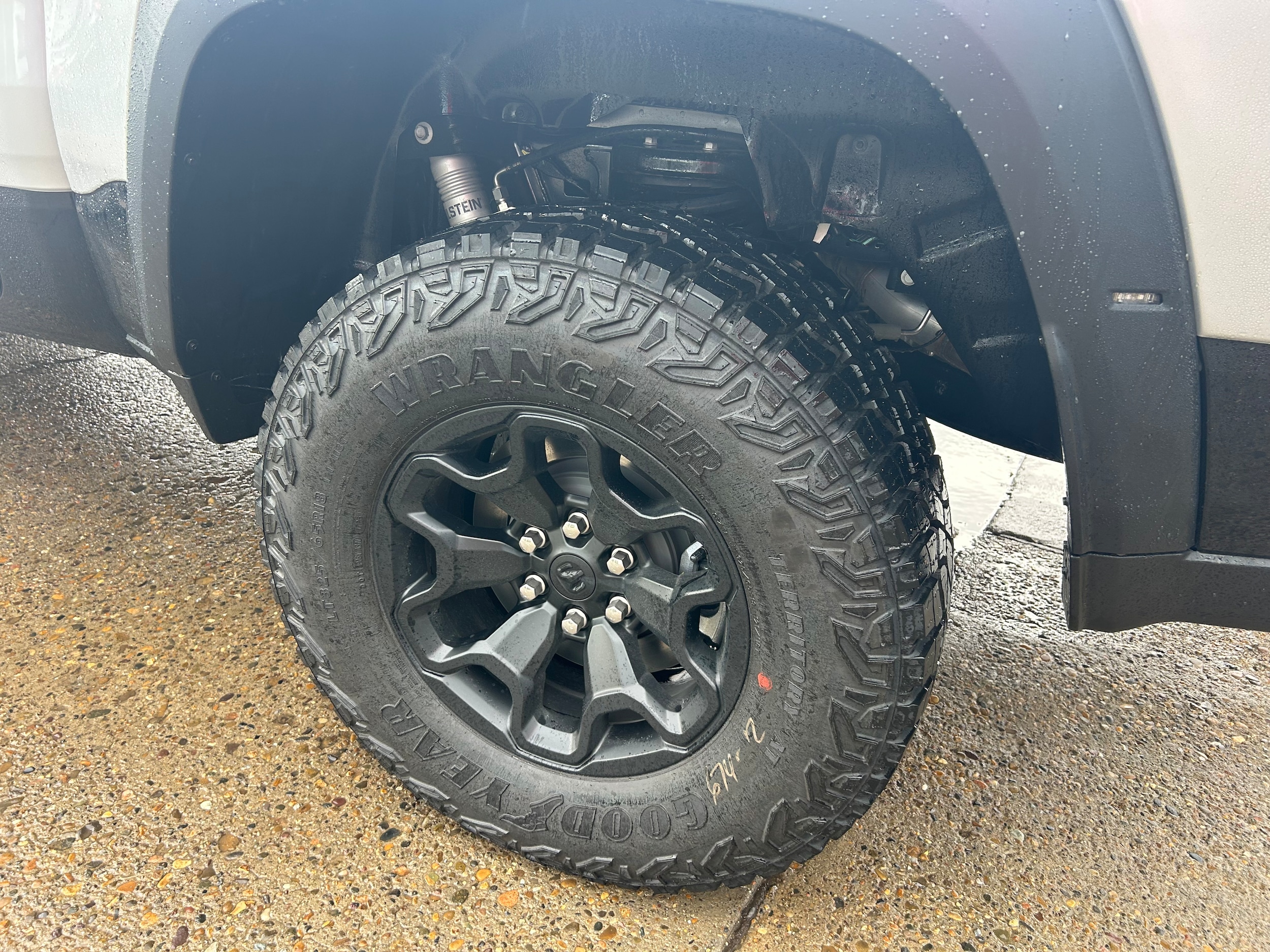 2026 Ram 1500 RHO CREW CAB 4X4 5'7 BOX - Silver Zynith Paint exterior view 7