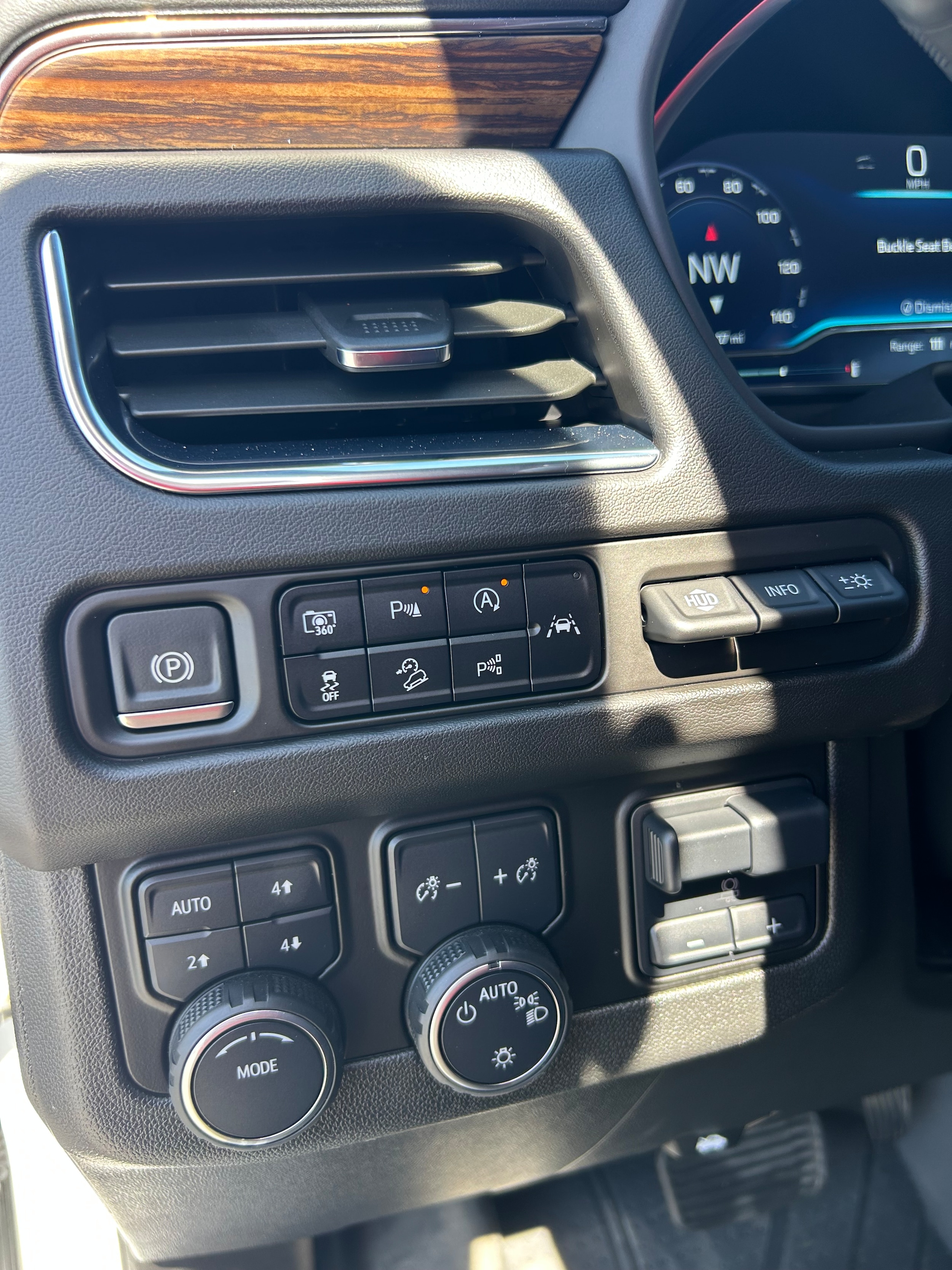 2024 Chevrolet Tahoe High Country - White exterior view 9