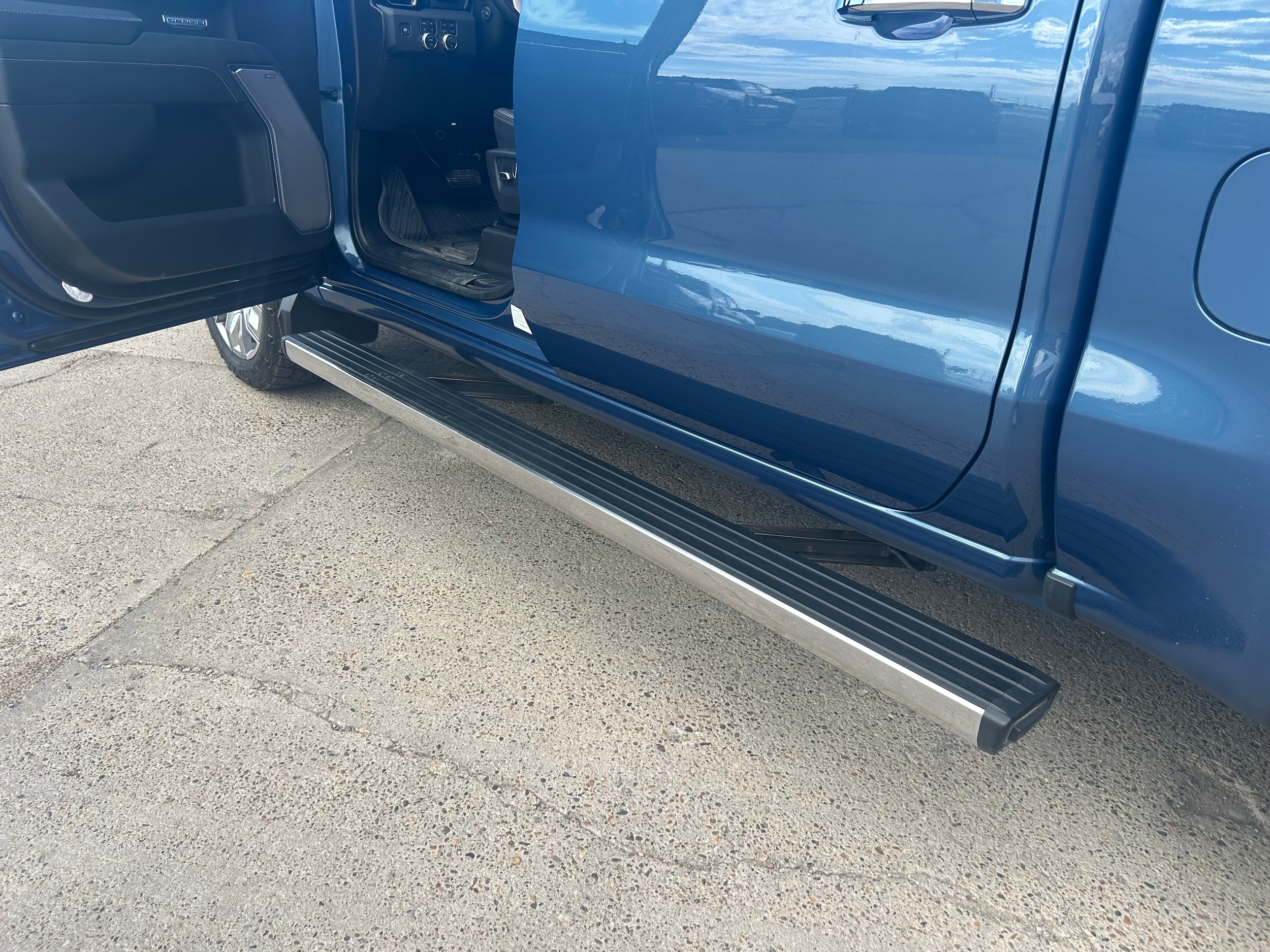 2025 GMC Sierra 1500 Denali - Blue exterior view 7