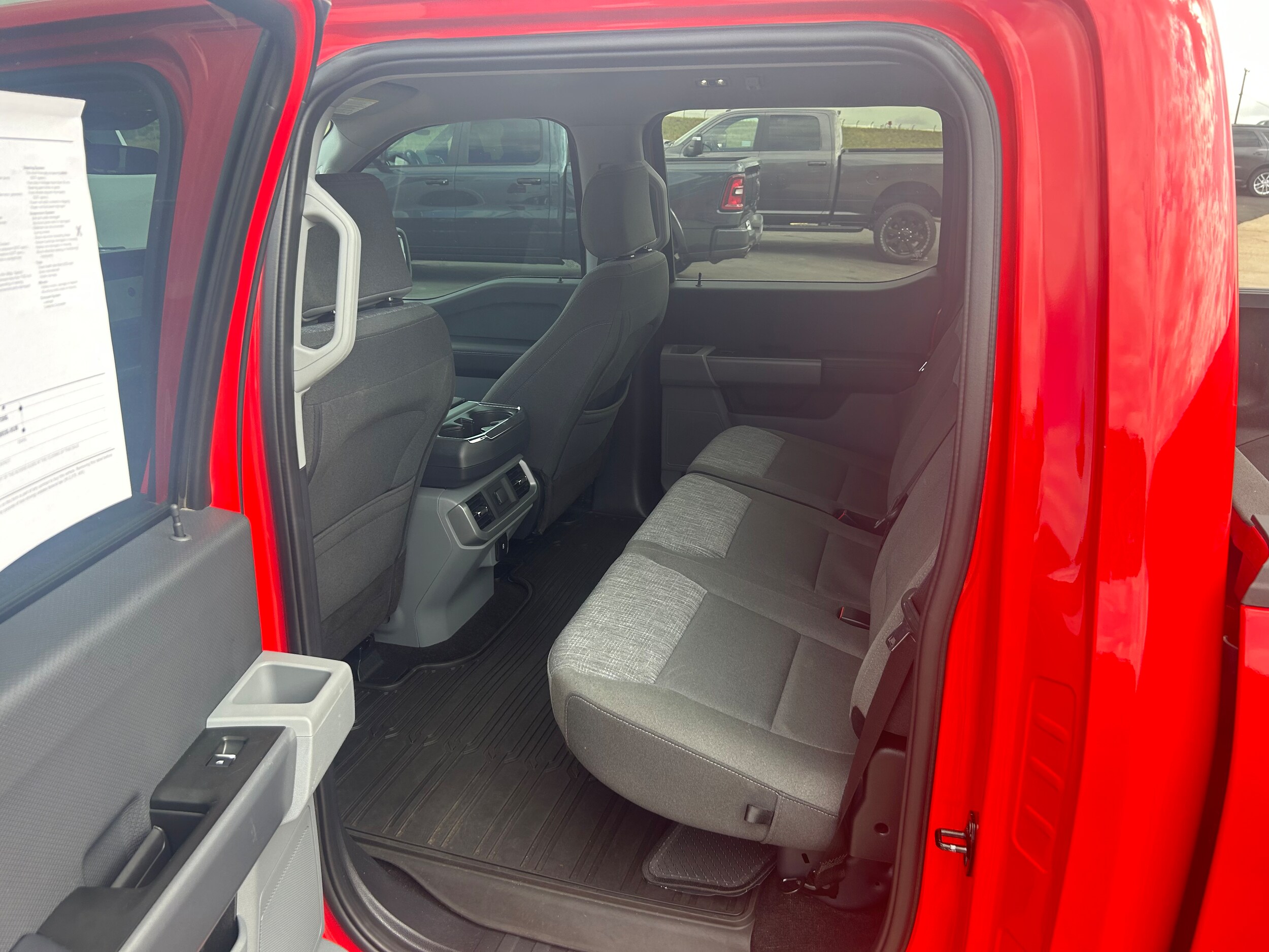 2022 Ford F-150 XLT - Red exterior view 11