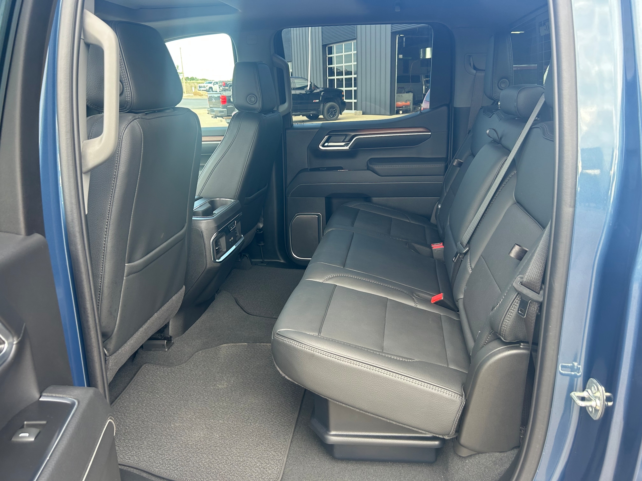 2025 GMC Sierra 1500 Denali - Blue exterior view 13