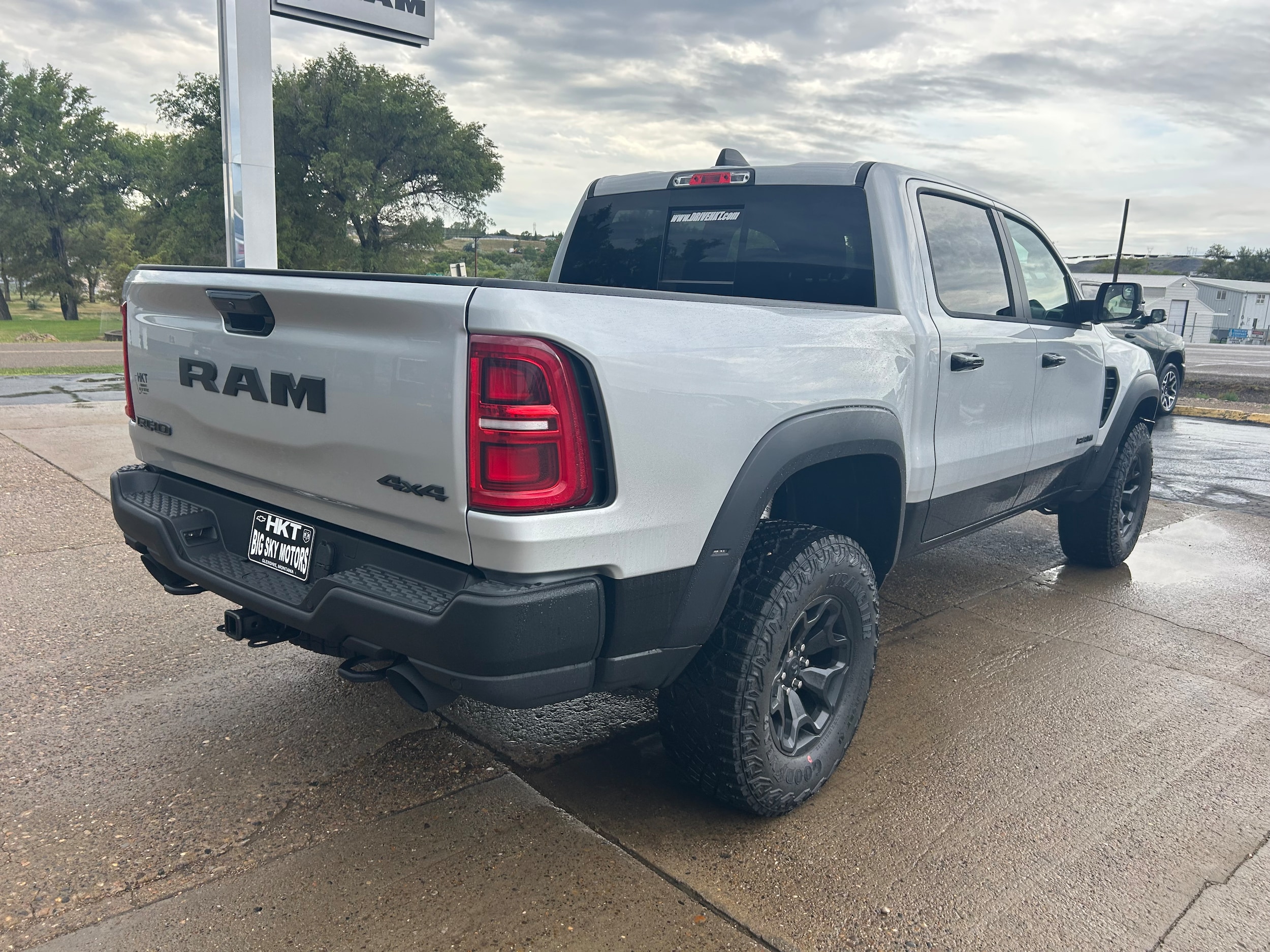 2026 Ram 1500 RHO CREW CAB 4X4 5'7 BOX - Silver Zynith Paint exterior view 5
