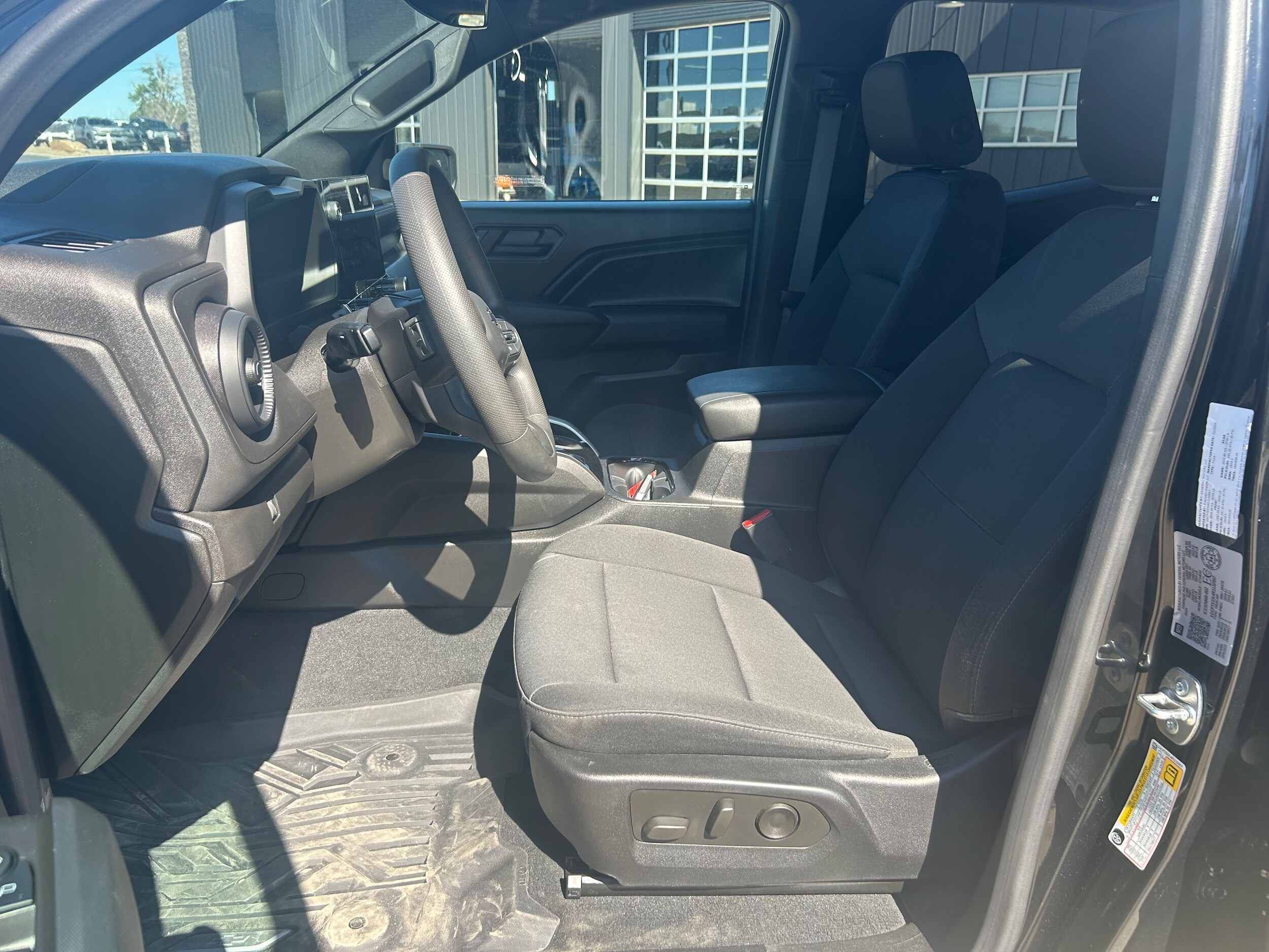 2024 Chevrolet Colorado 4WD Trail Boss - Black exterior view 8