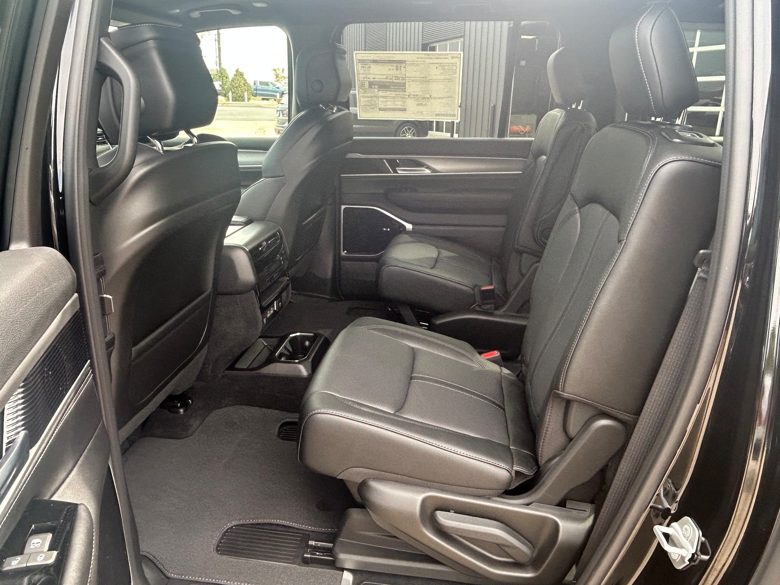 2026 Jeep Grand Wagoneer L LIMITED ALTITUDE 4X4 - High Gloss Black exterior view 7