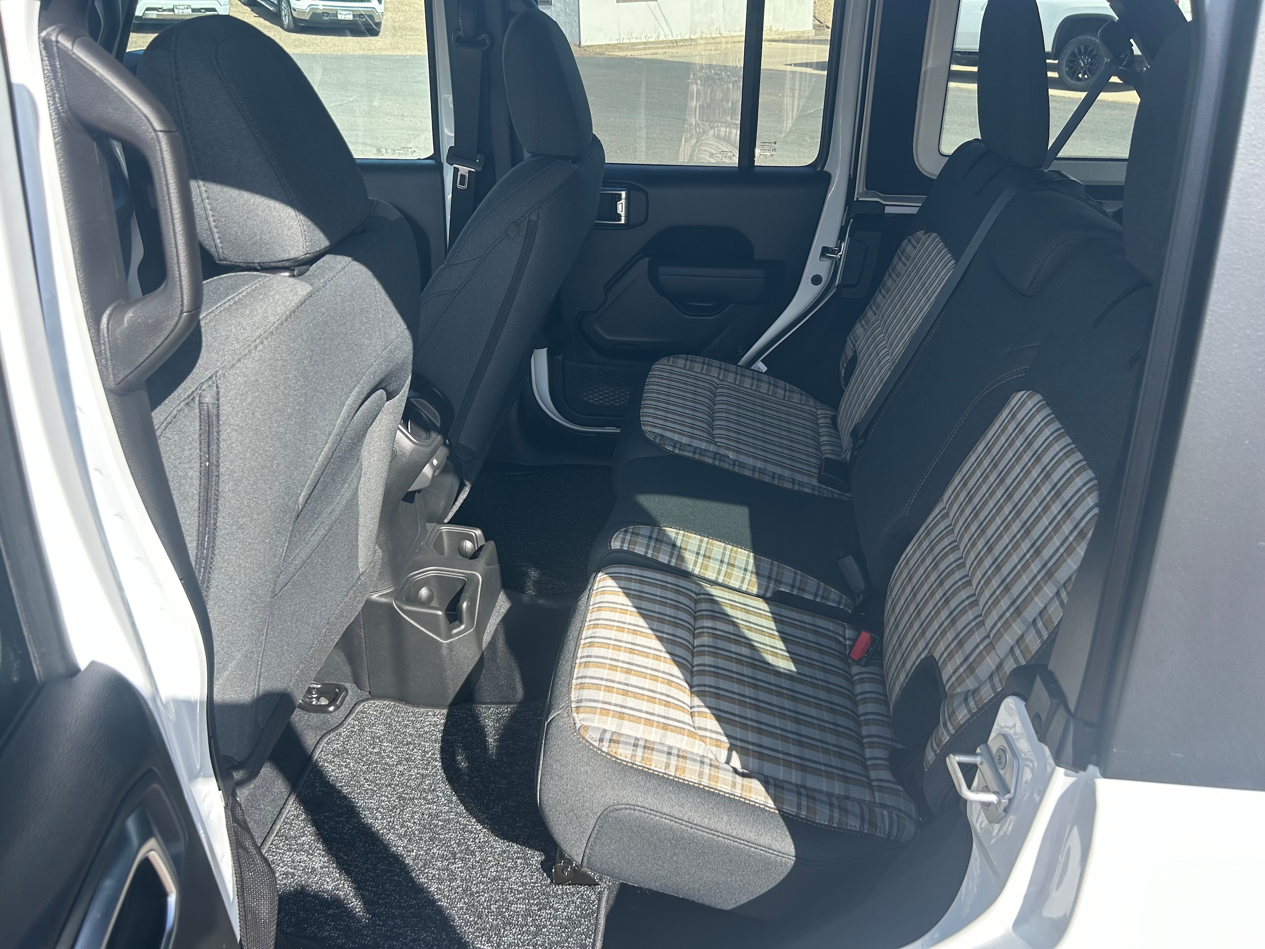 2026 Jeep Wrangler 4-DOOR 85TH ANNIVERSARY EDITION - Bright White Clear-Coat Paint exterior view 8